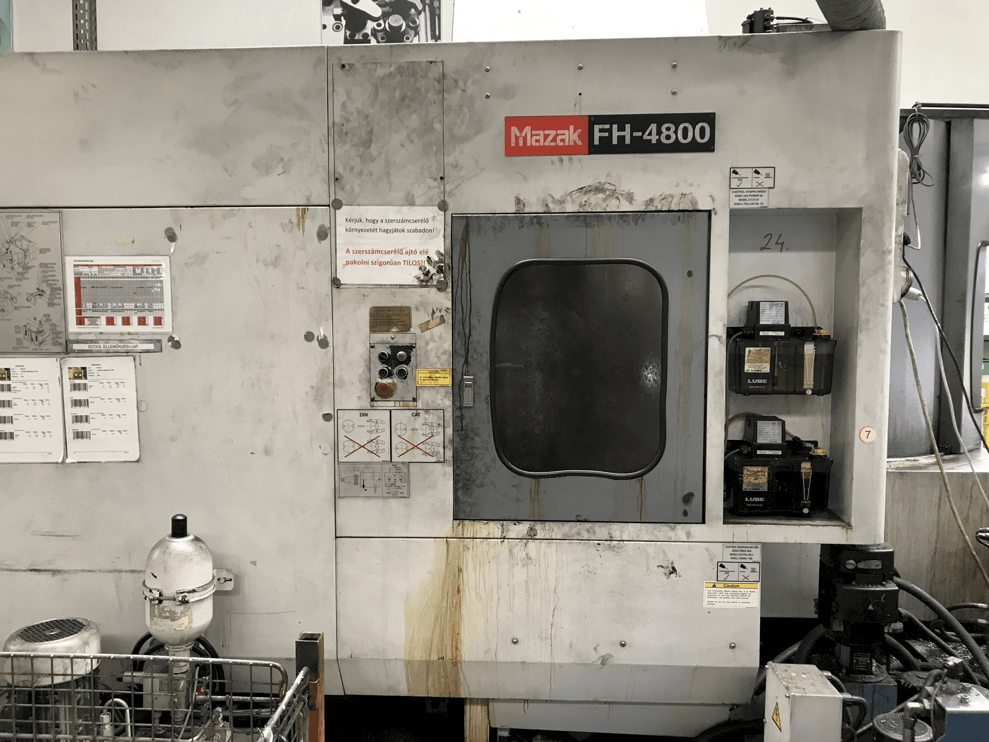 Widok lewej strony maszyny Mazak FH-4800 40T