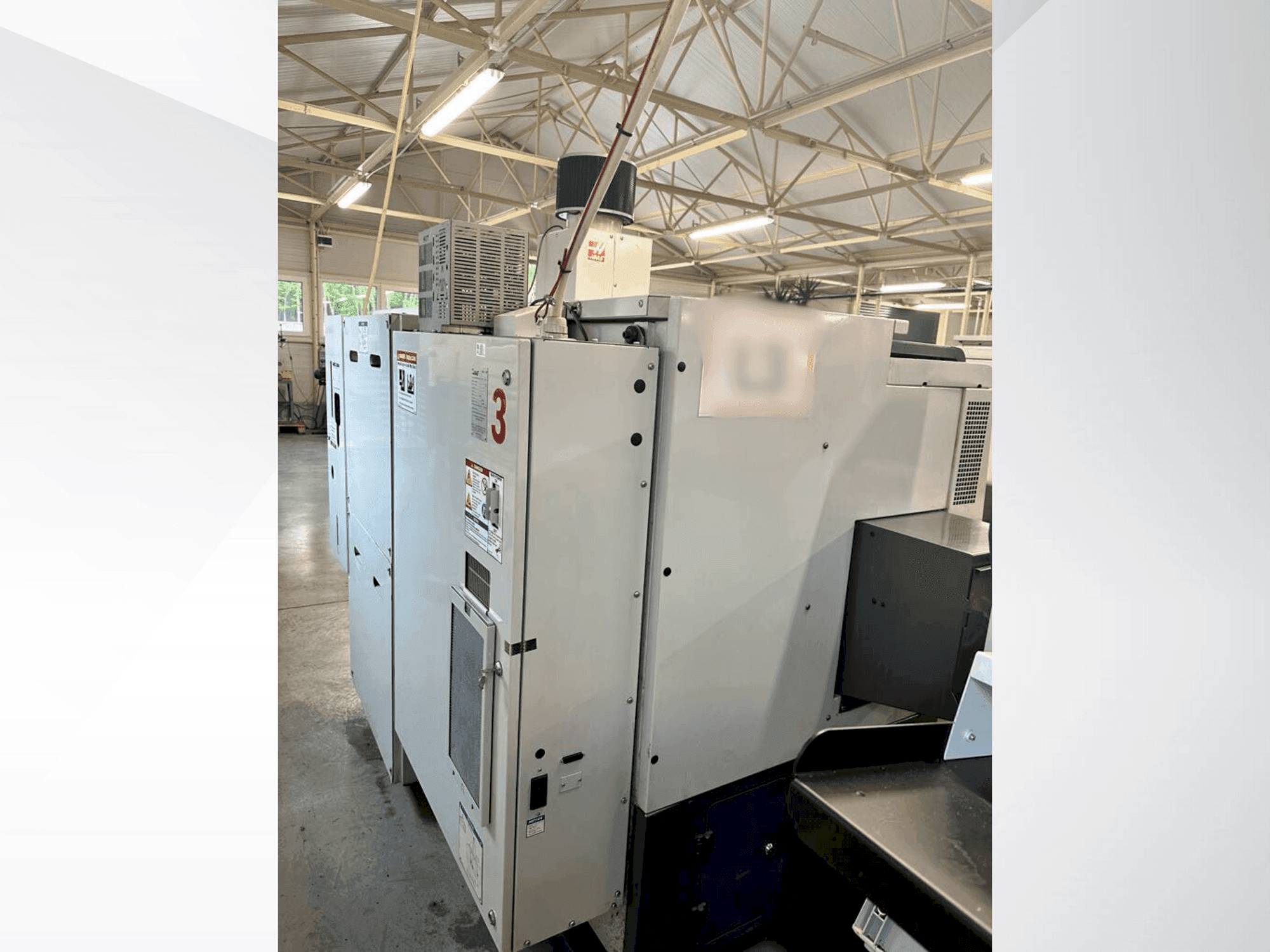 Widok z przodu maszyny HAAS ST-10