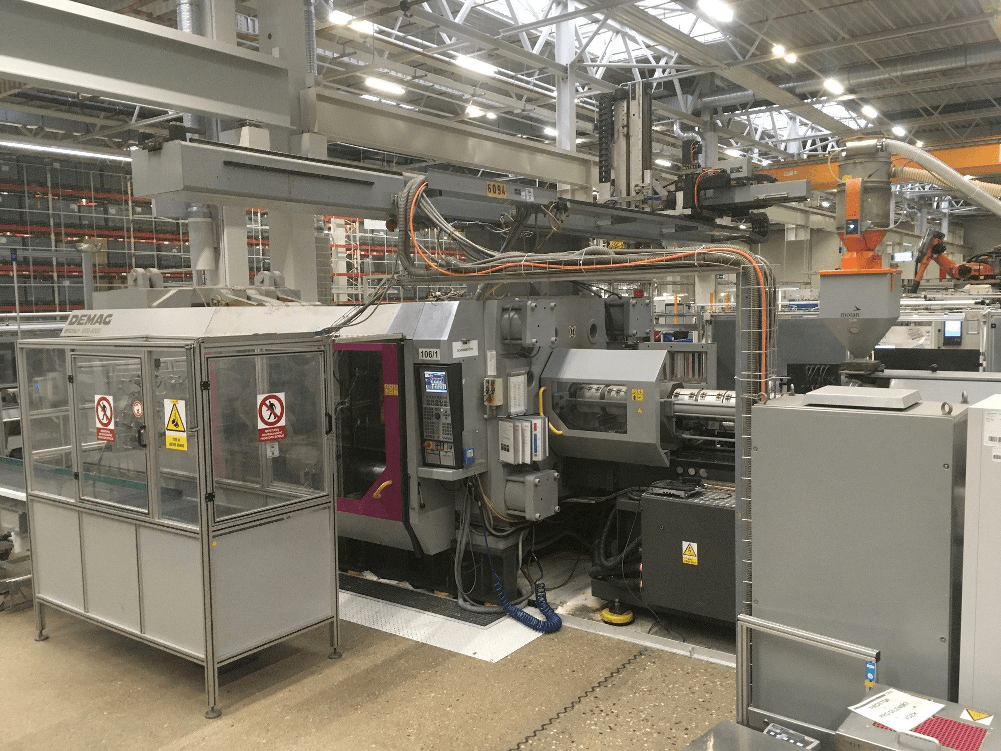 Widok z przodu maszyny DEMAG Ergotech 1000-8000