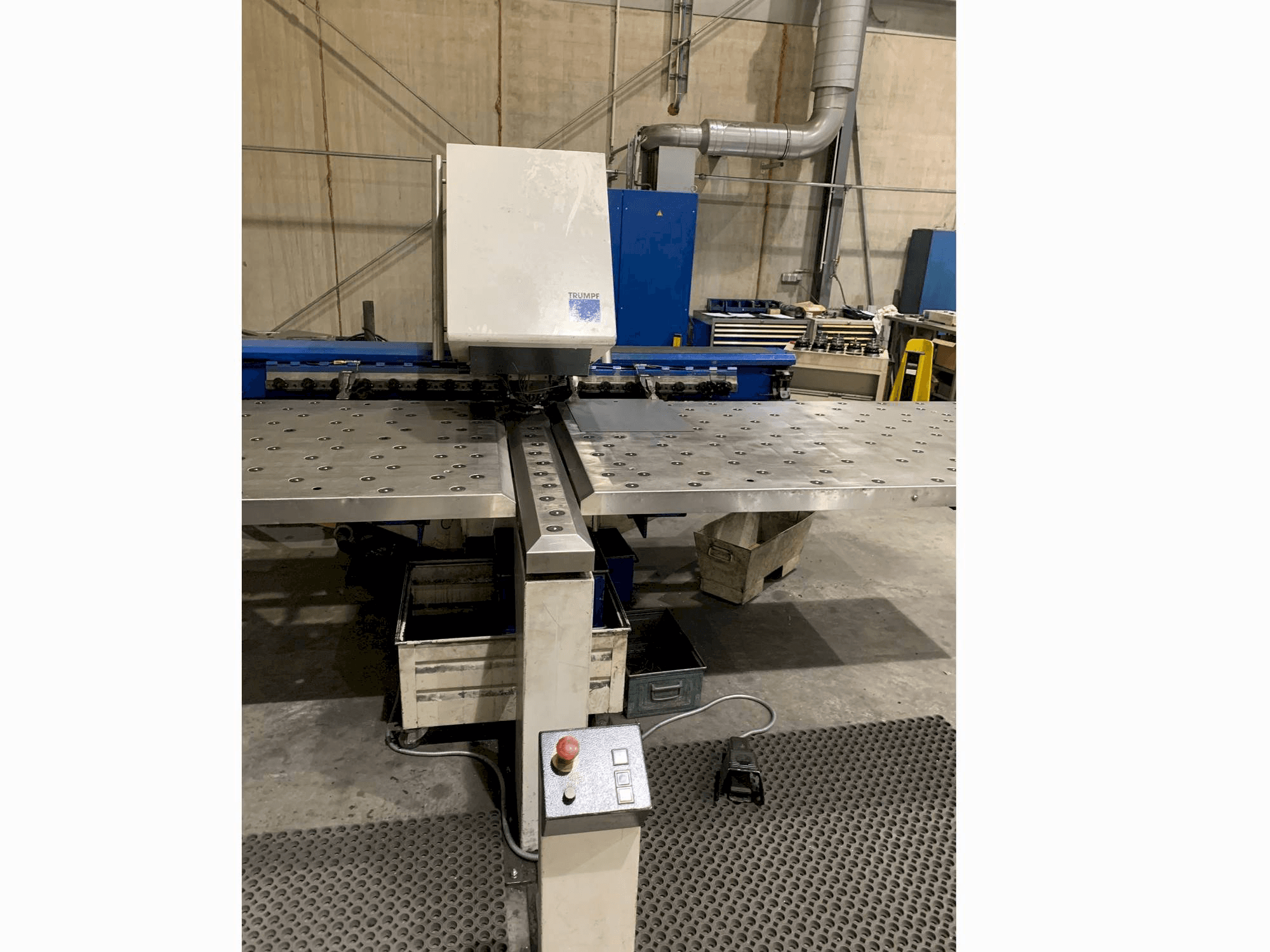 Widok z przodu maszyny Trumpf Trumatic 200