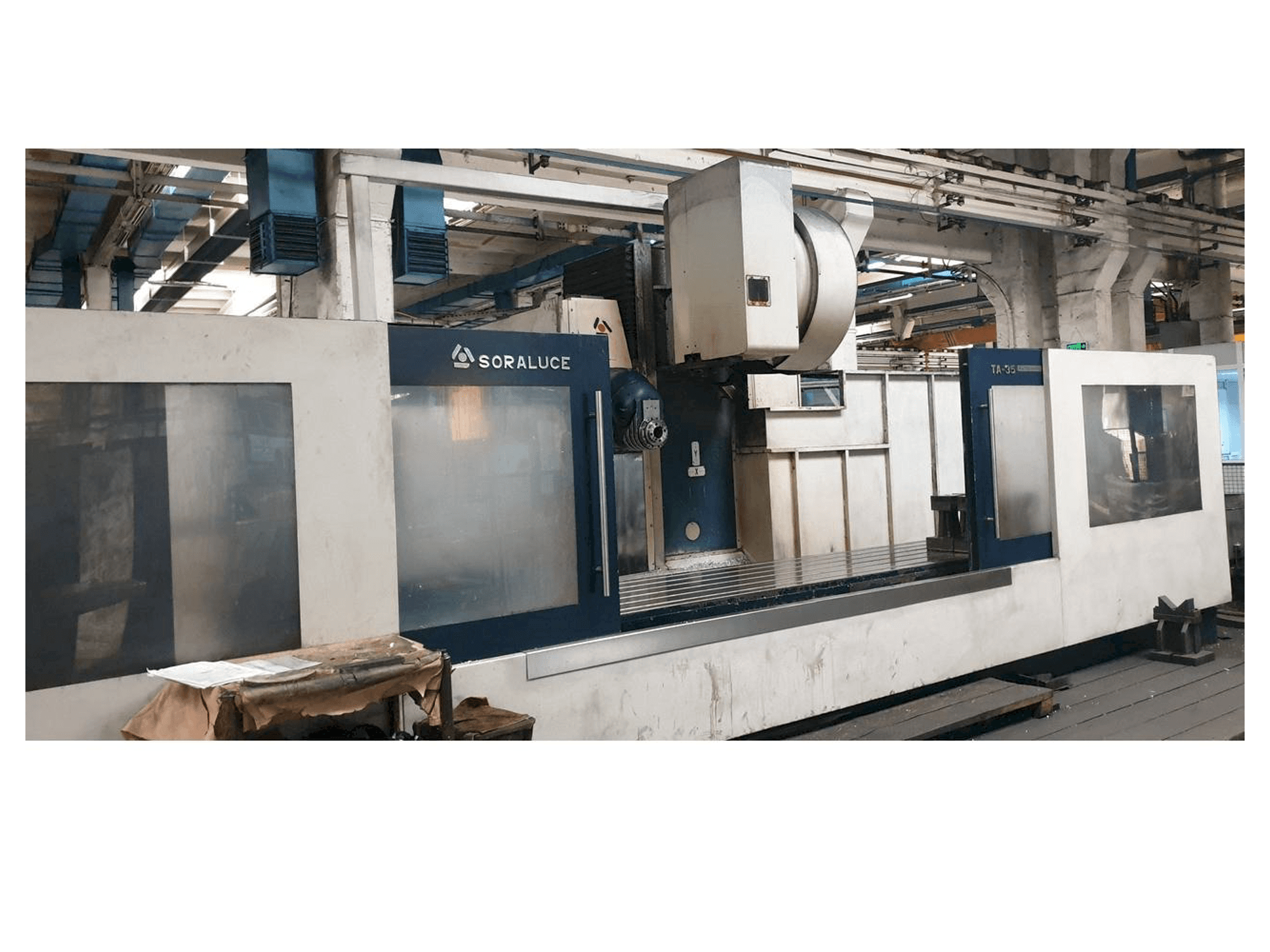Widok z przodu maszyny Soraluce TA 35