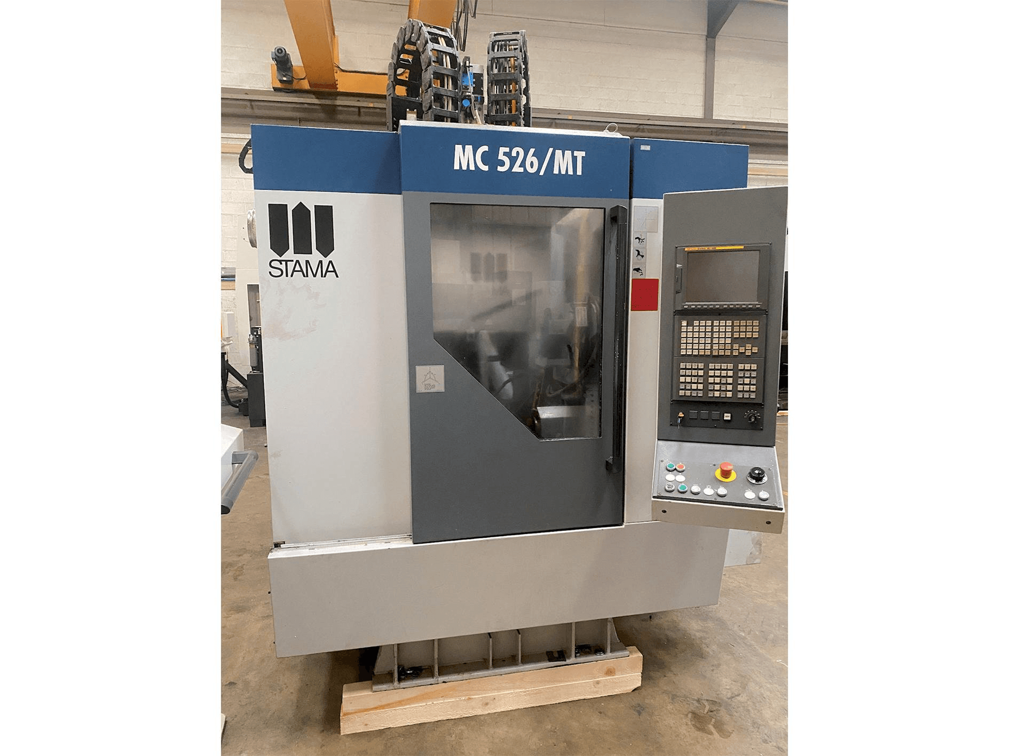 Widok z przodu maszyny STAMA MC 526