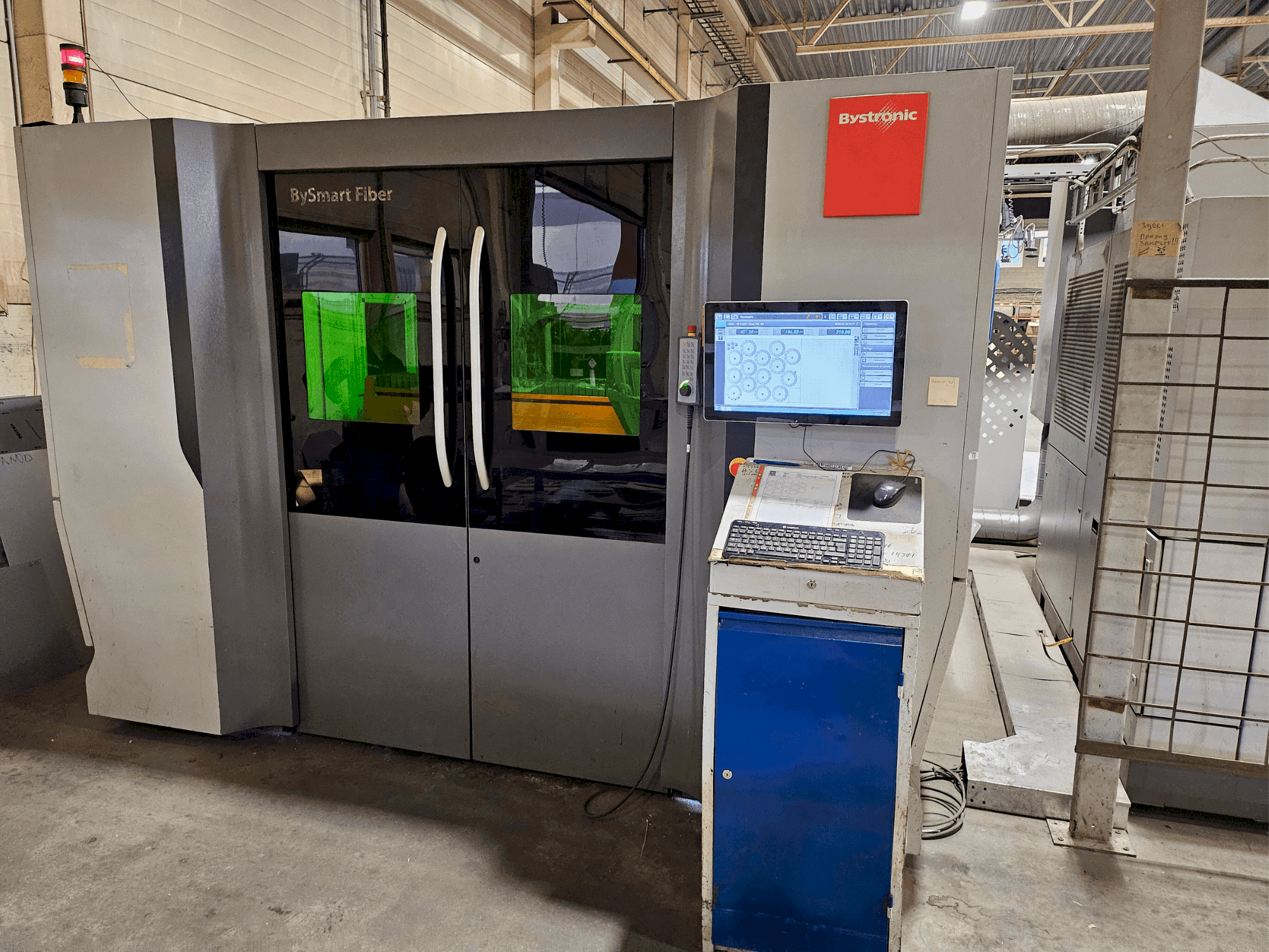 Widok z przodu maszyny Bystronic BySmart Fiber 3015 6KW