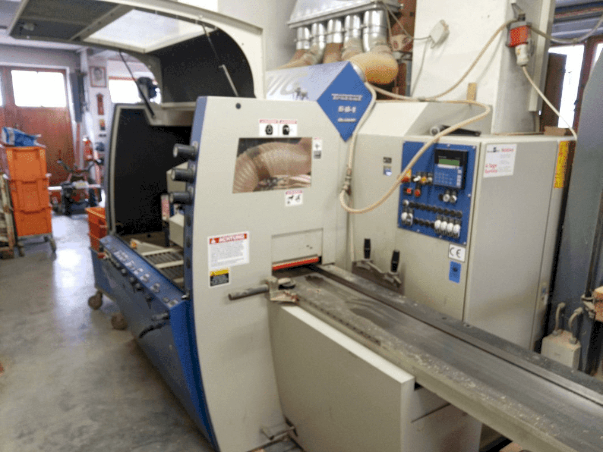 Widok z przodu maszyny WEINIG / DIMTER Unimat 500