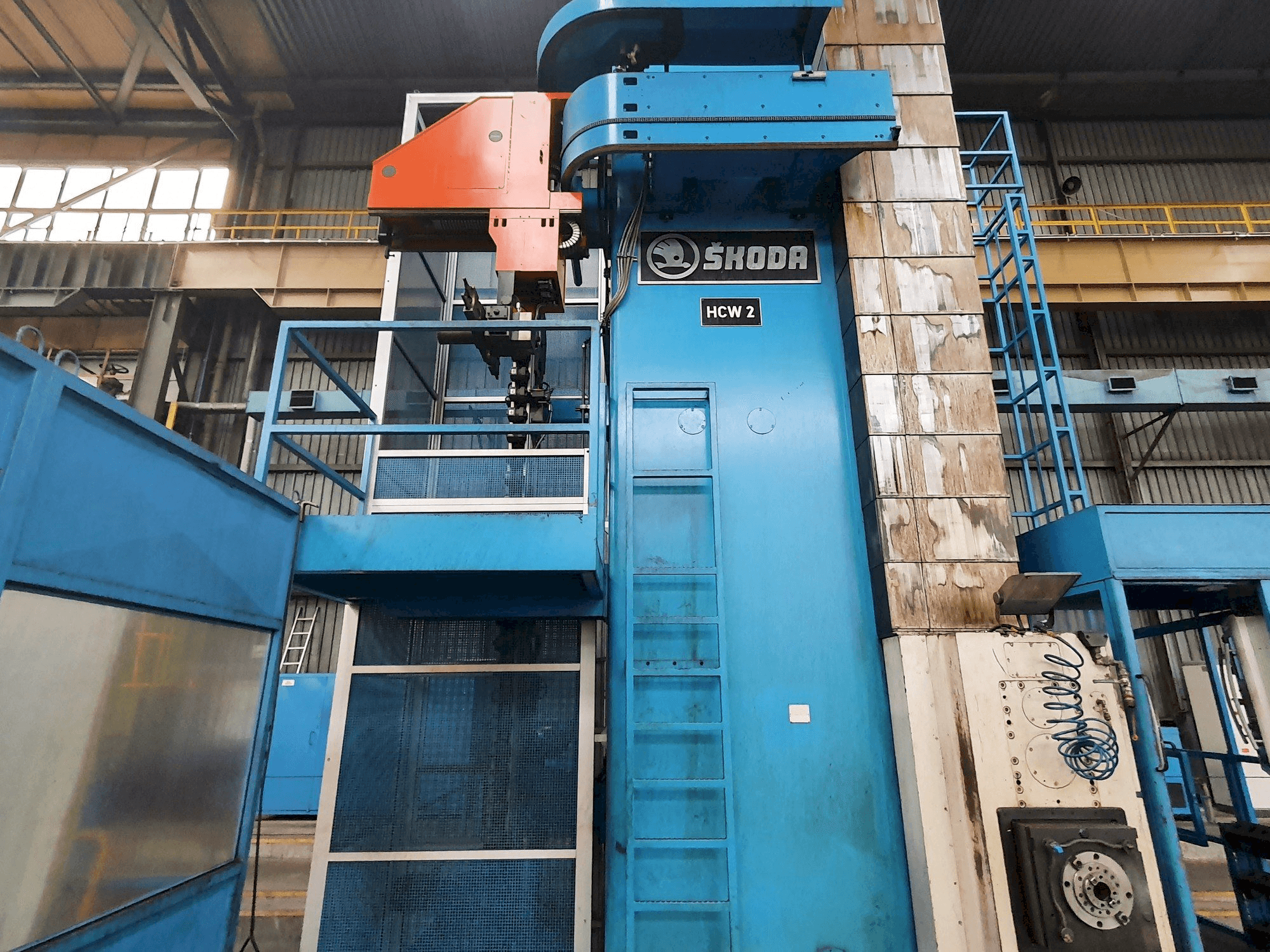 Widok z przodu maszyny SKODA HCW 2-200 DUO