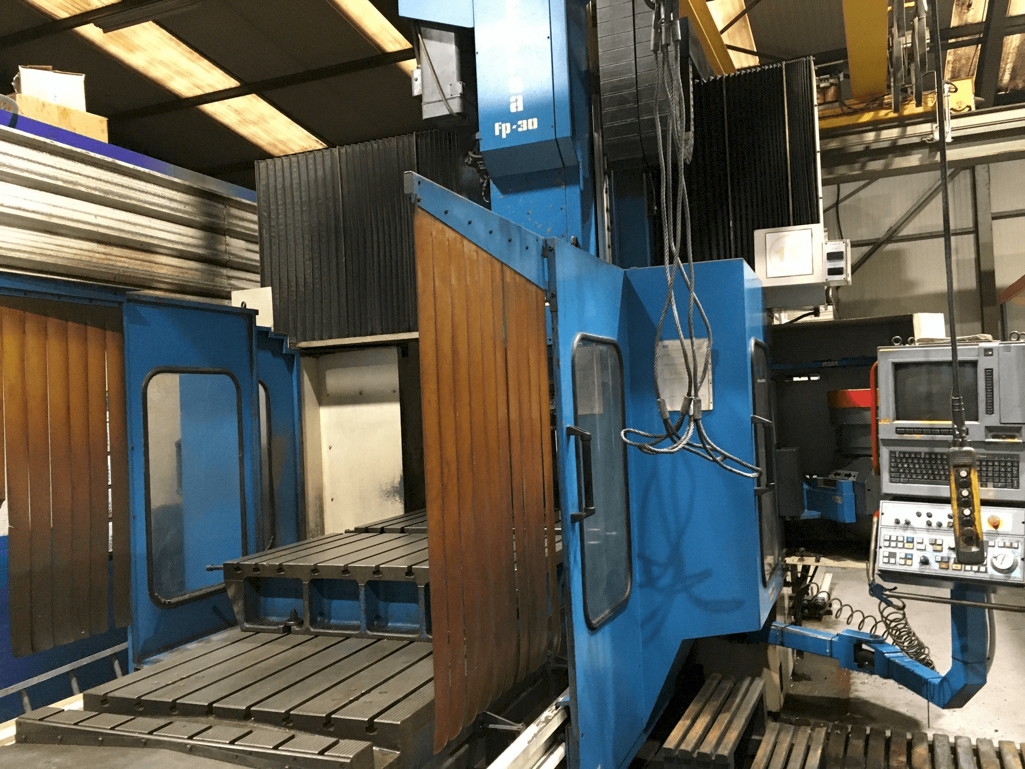 Widok z przodu maszyny Correa FP 30/30