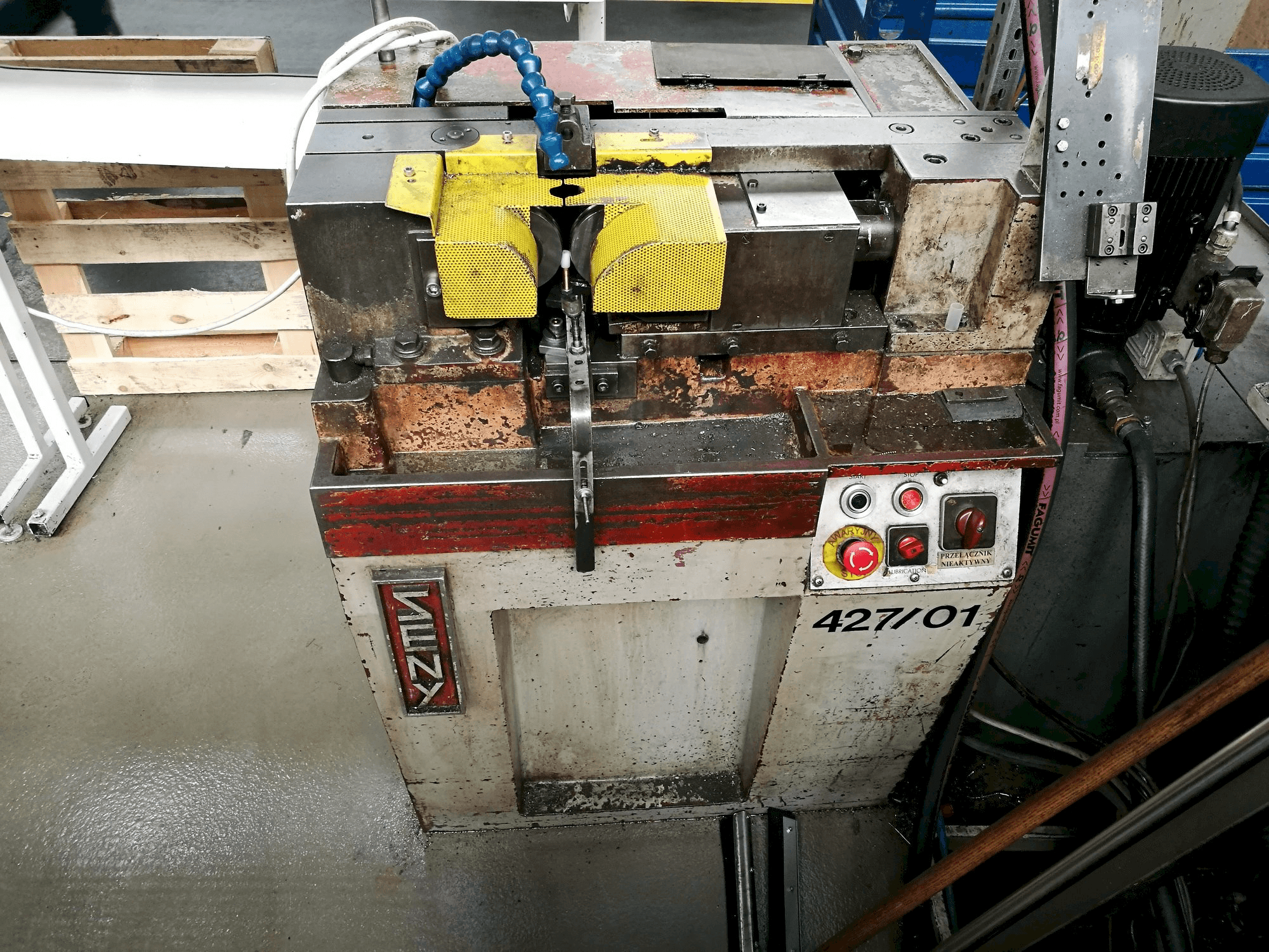 Widok z przodu maszyny SENY D30E