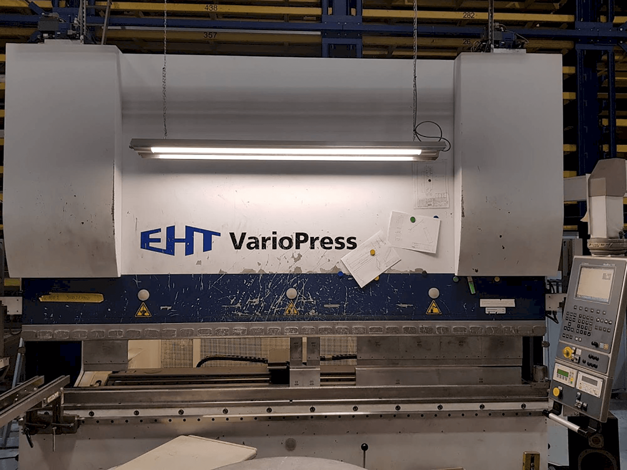 Widok z przodu maszyny EHT VarioPress 170-30