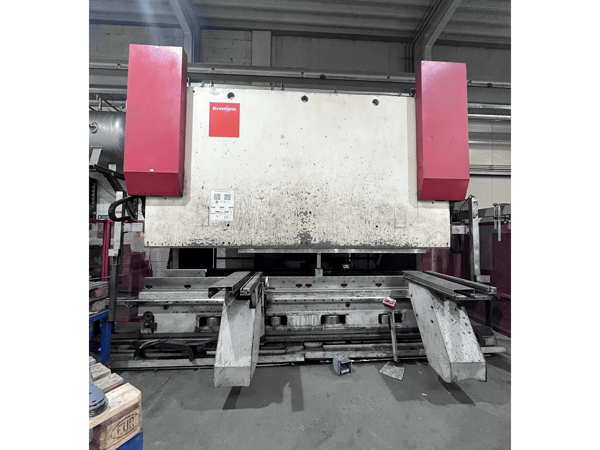 Widok z przodu maszyny BEYELER PR10 320/4100