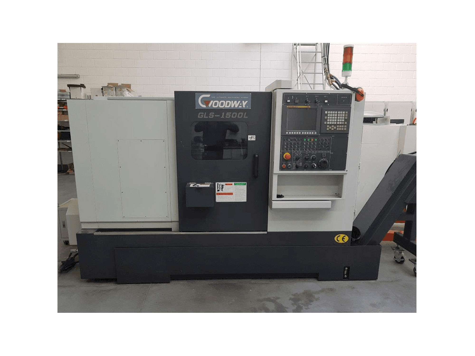 Widok z przodu maszyny Goodway GLS-1500L