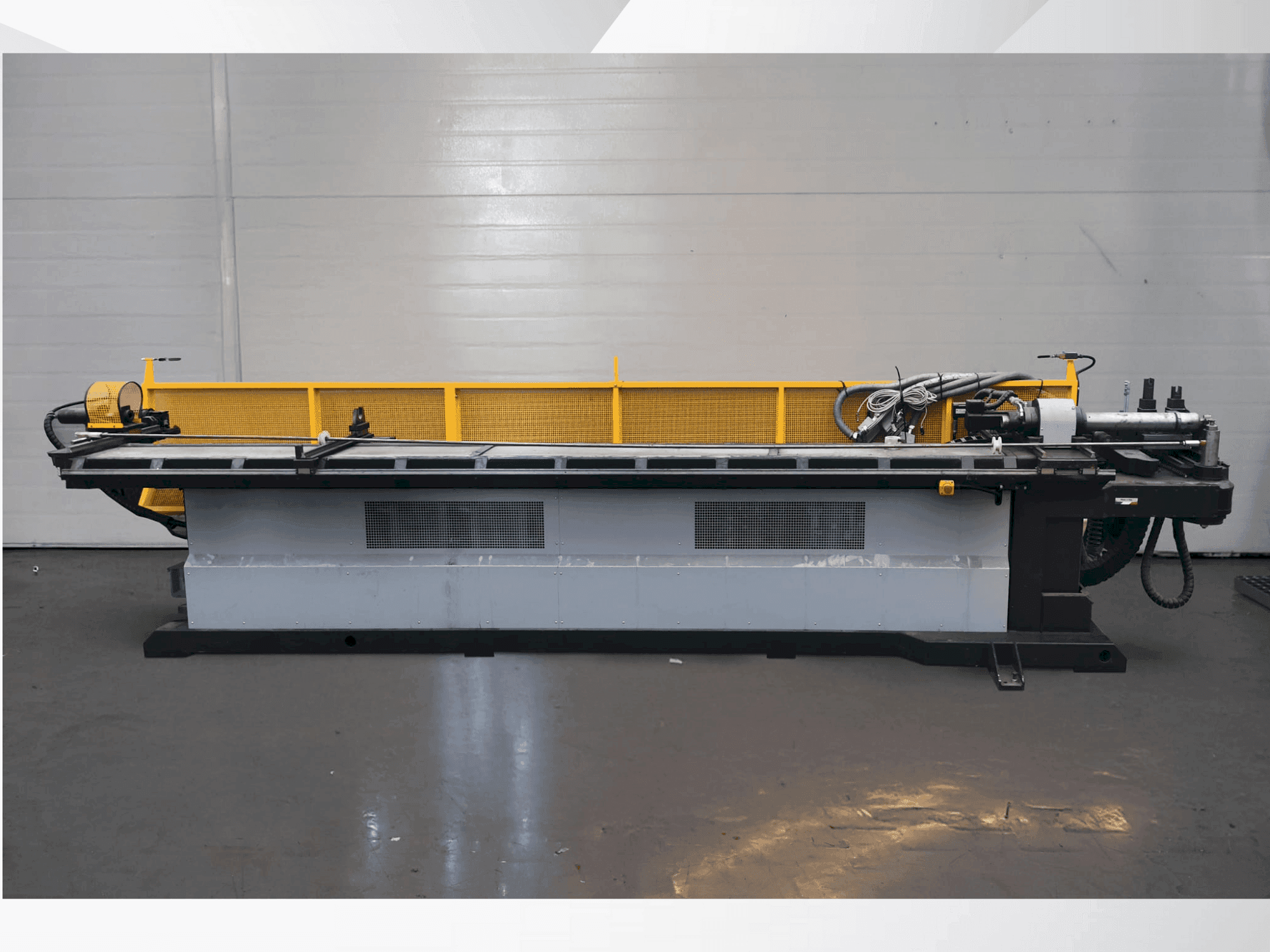 Widok z przodu maszyny MACRI Provar 6-45 U-D