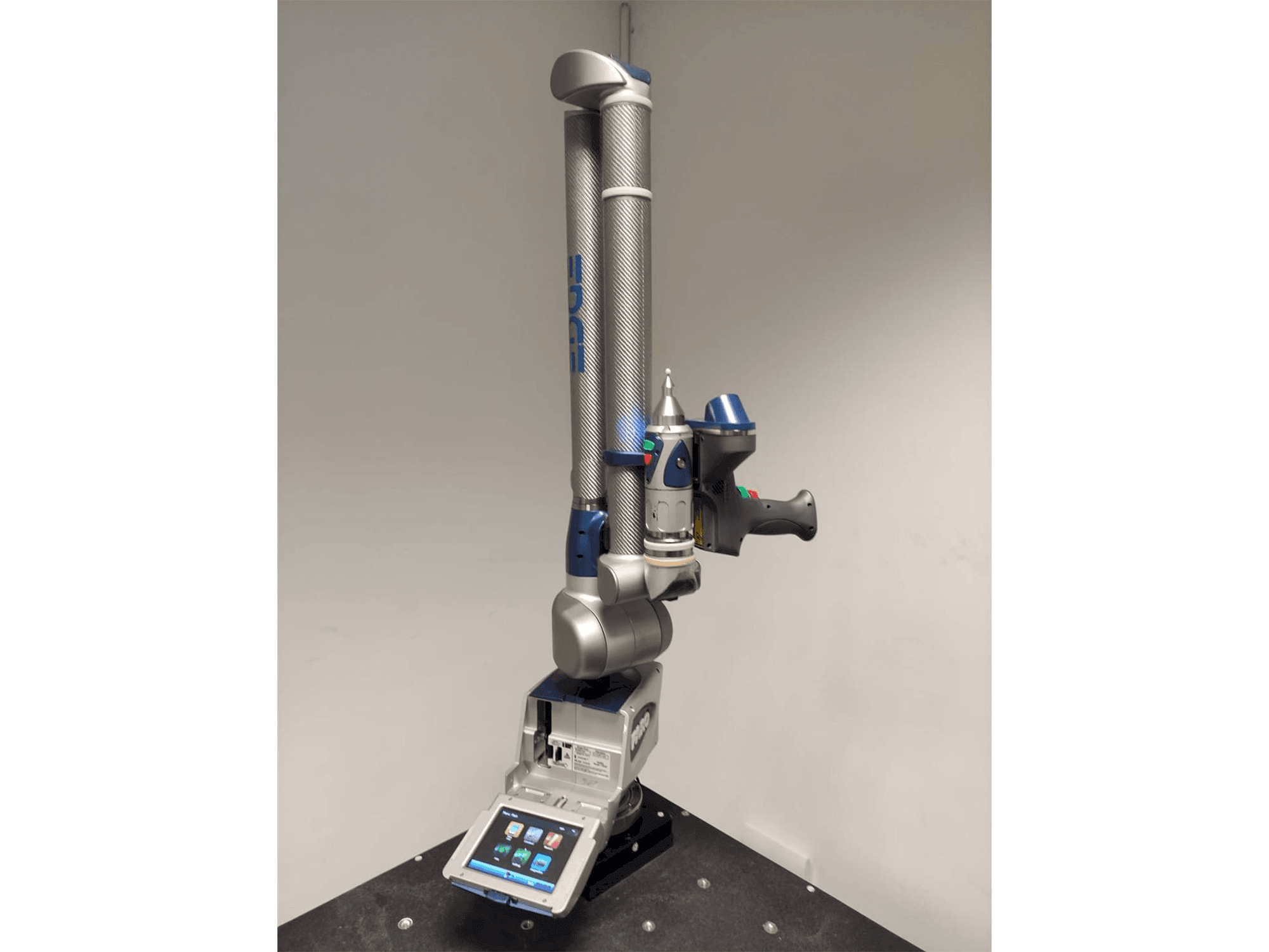 Widok z przodu maszyny Faro Edge ScanArm 2.7