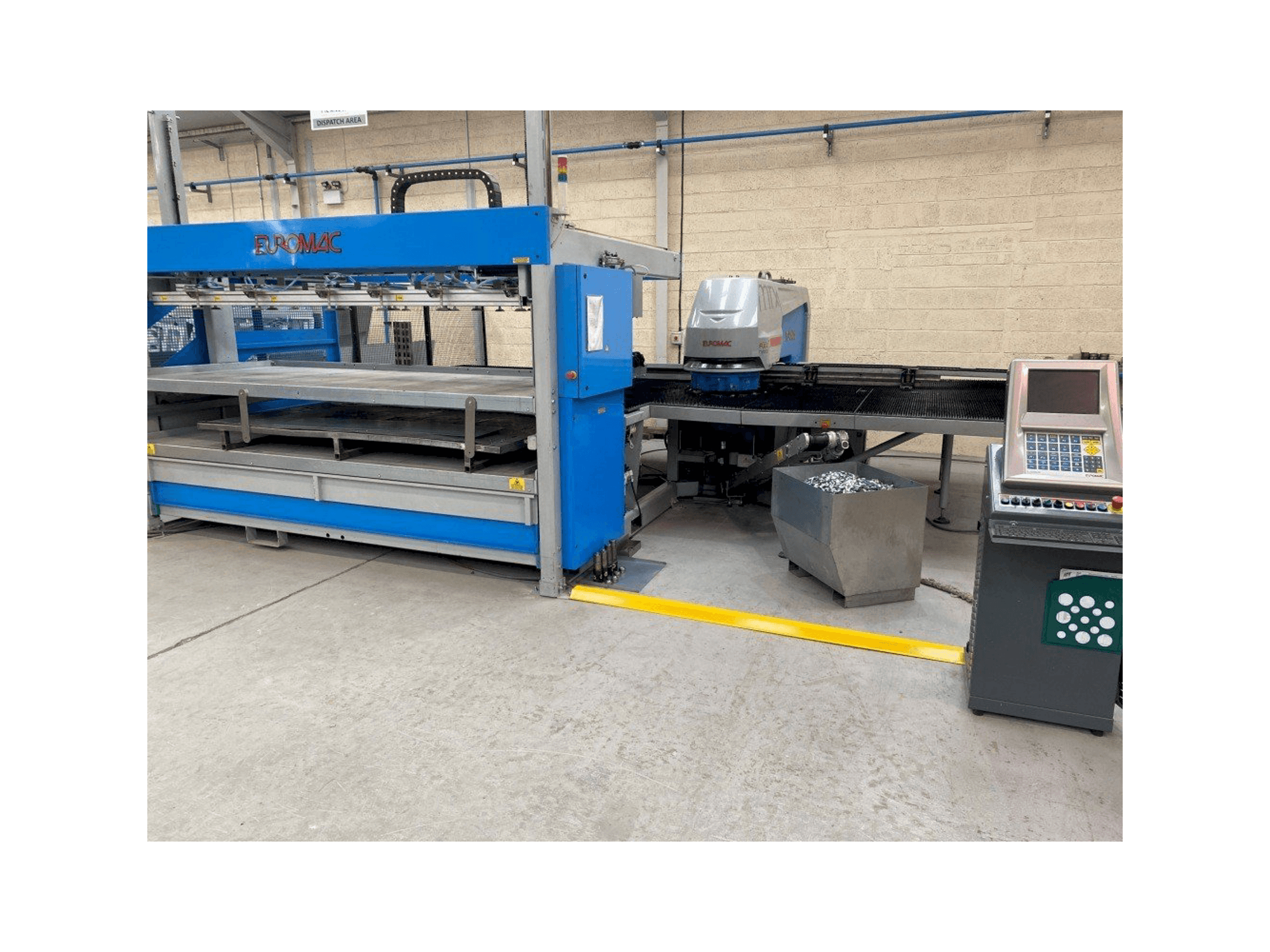 Widok z przodu maszyny Euromac MTX Flex 12 Hybrid