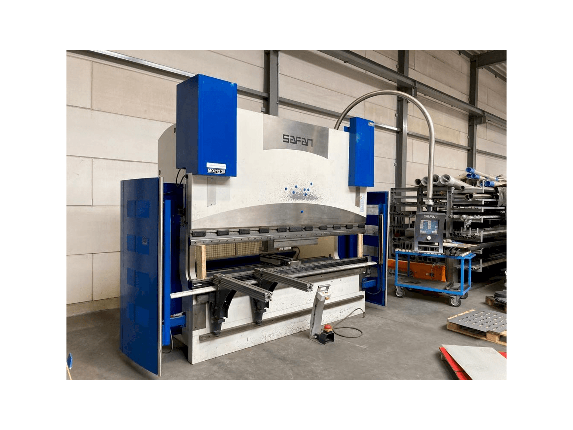 Widok z przodu maszyny Safan CNCL-K 170-3100 TS 2