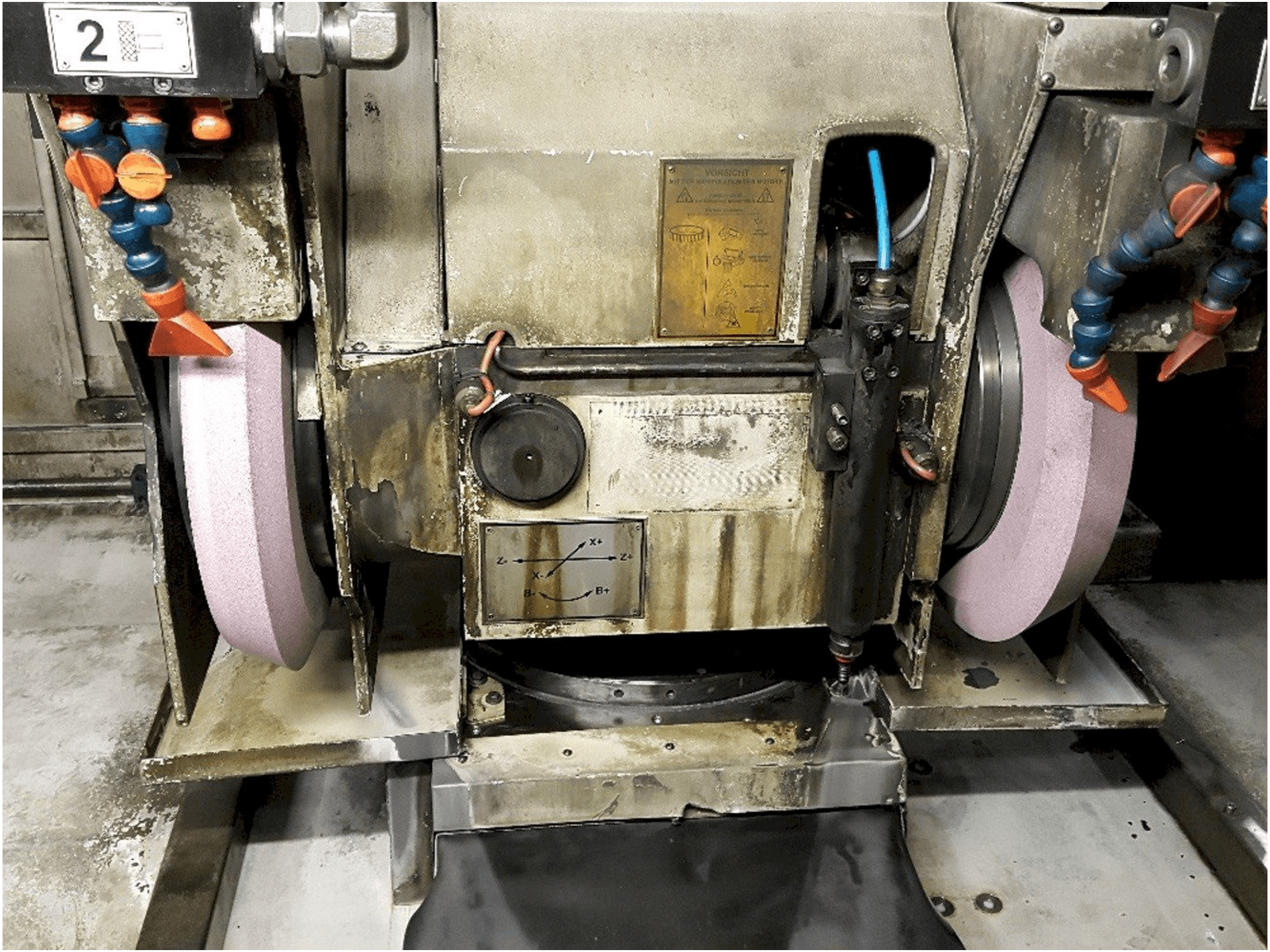 Widok z przodu maszyny DANOBAT WT-62-3B