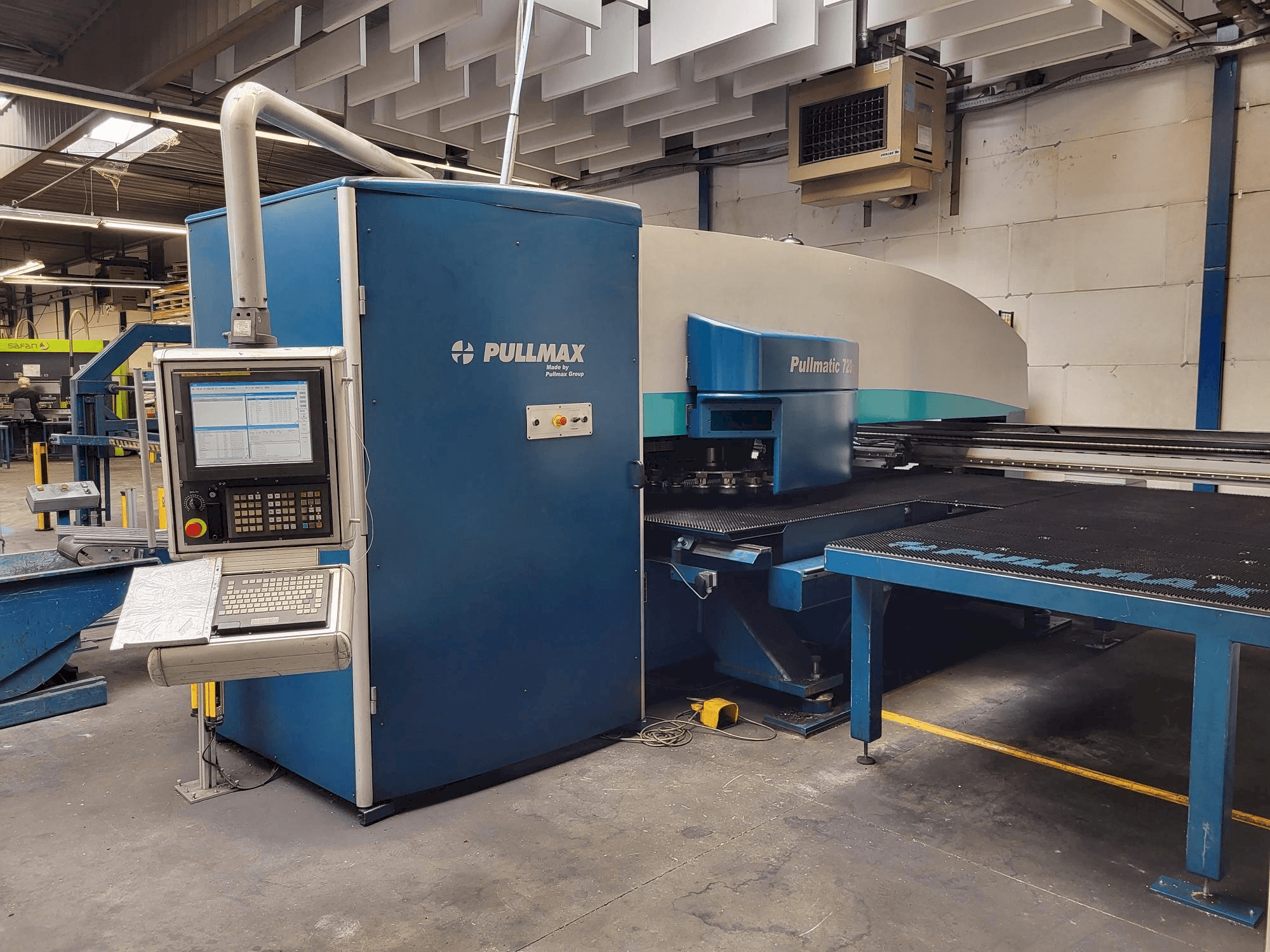 Widok z przodu maszyny Pullmax 720