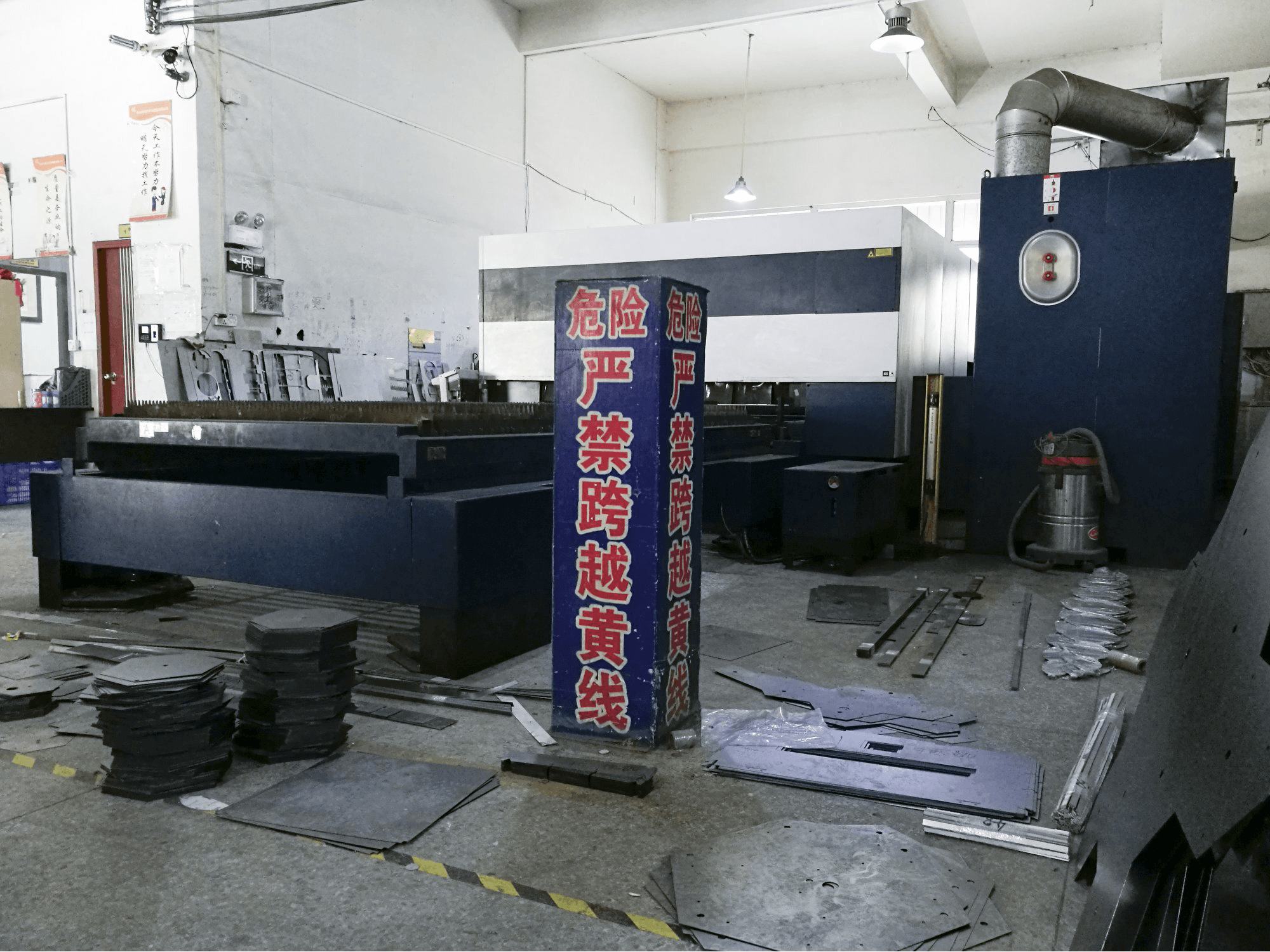 Widok z prawej 1 maszyny Trumpf TruLaser 3030