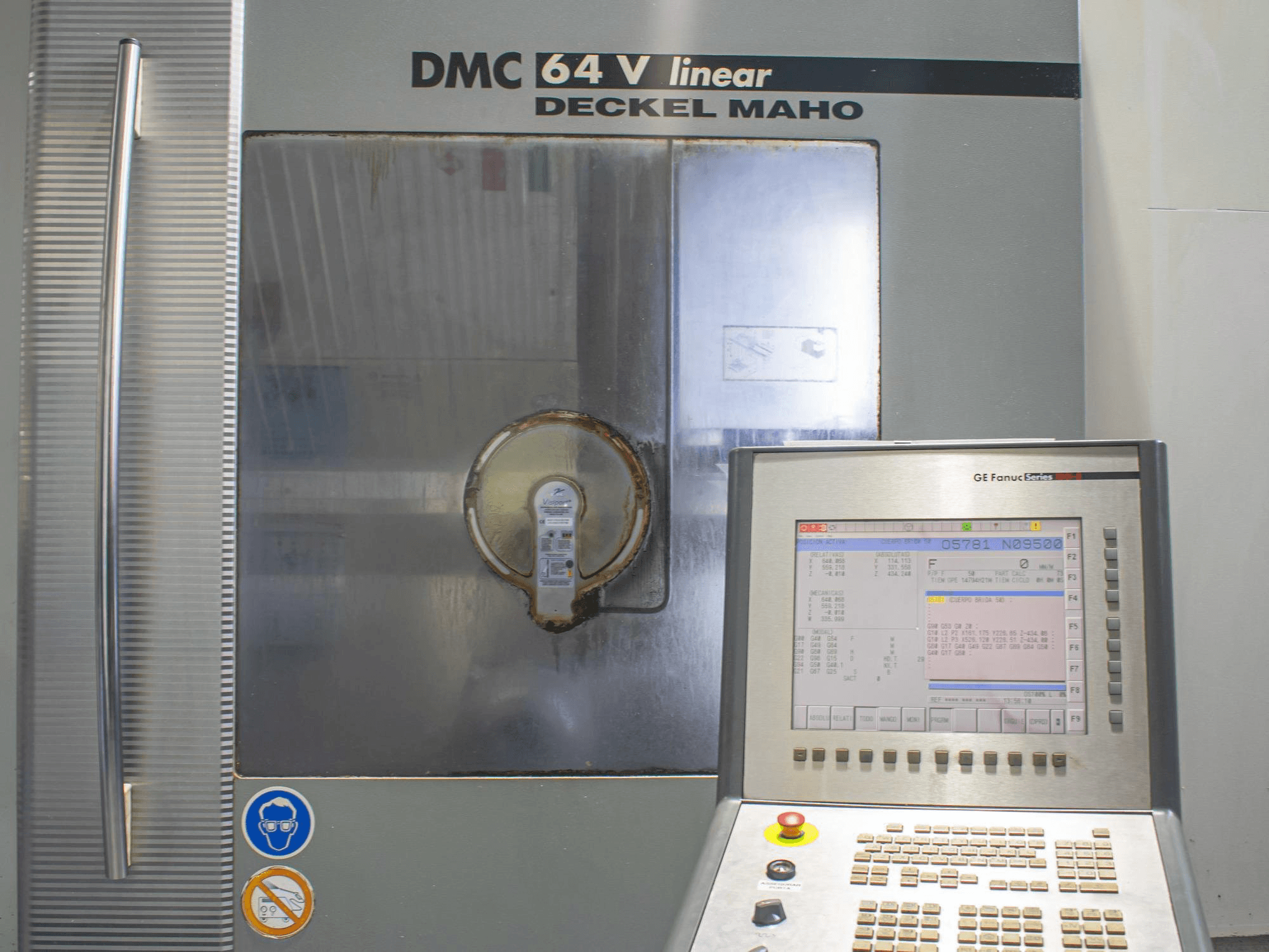 Widok z przodu maszyny DECKEL MAHO DMC 64 V linear