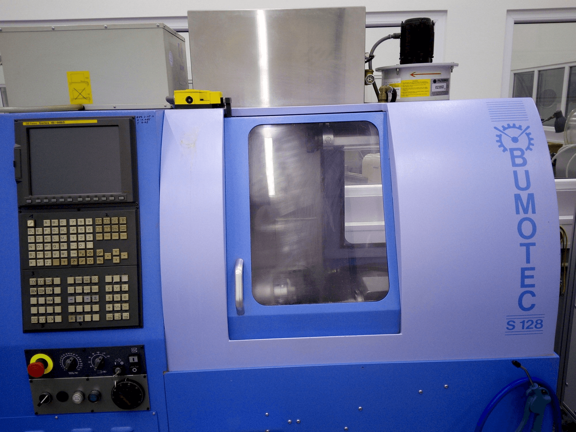 Widok z przodu maszyny Bumotec S 128