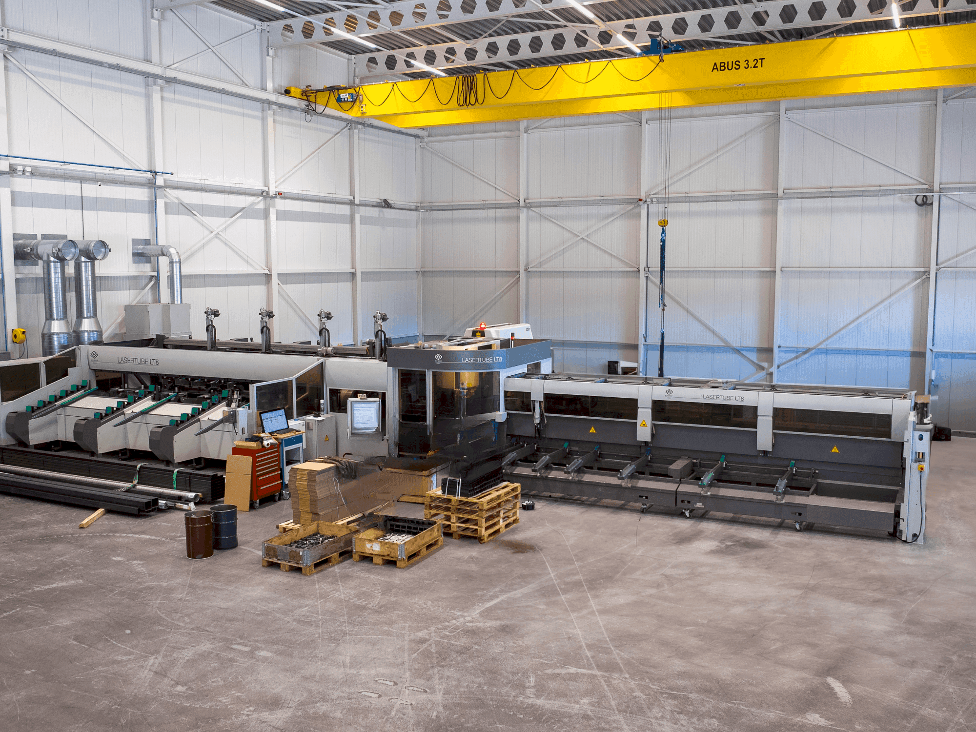 Widok z przodu maszyny BLM Adige LT8 4kW Co2