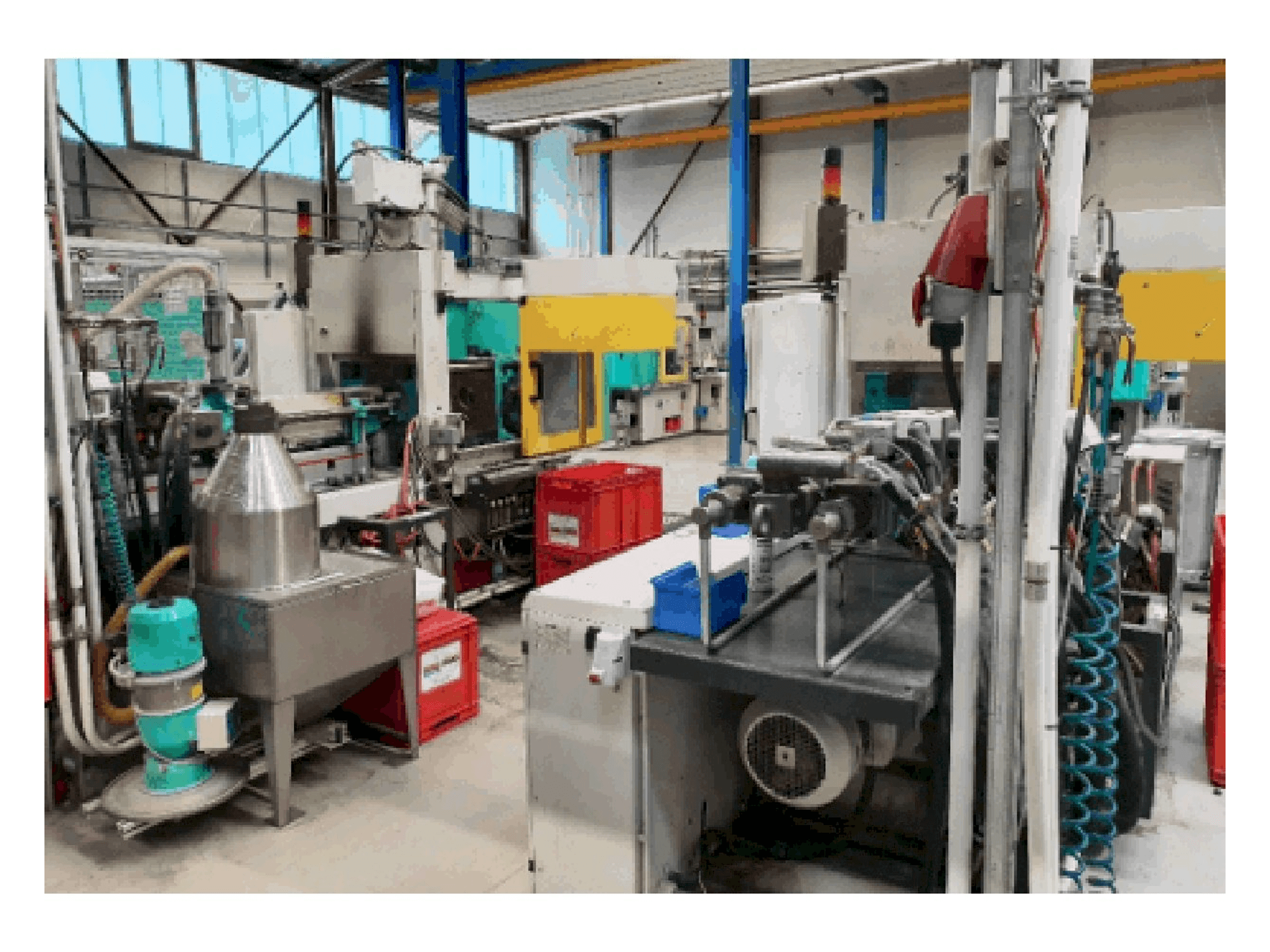 Widok z boku maszyny Arburg 320 C 600-250