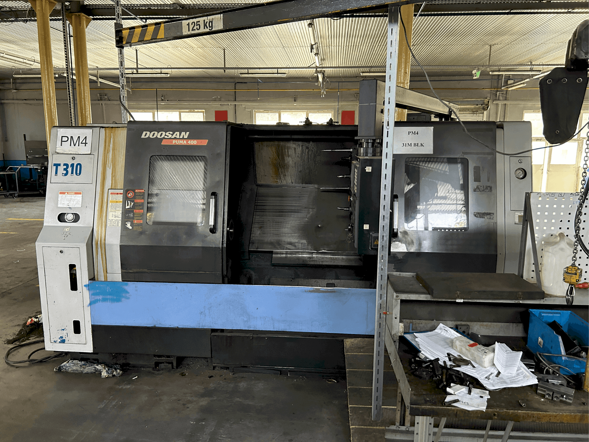 Widok z przodu maszyny DOOSAN puma 400 B