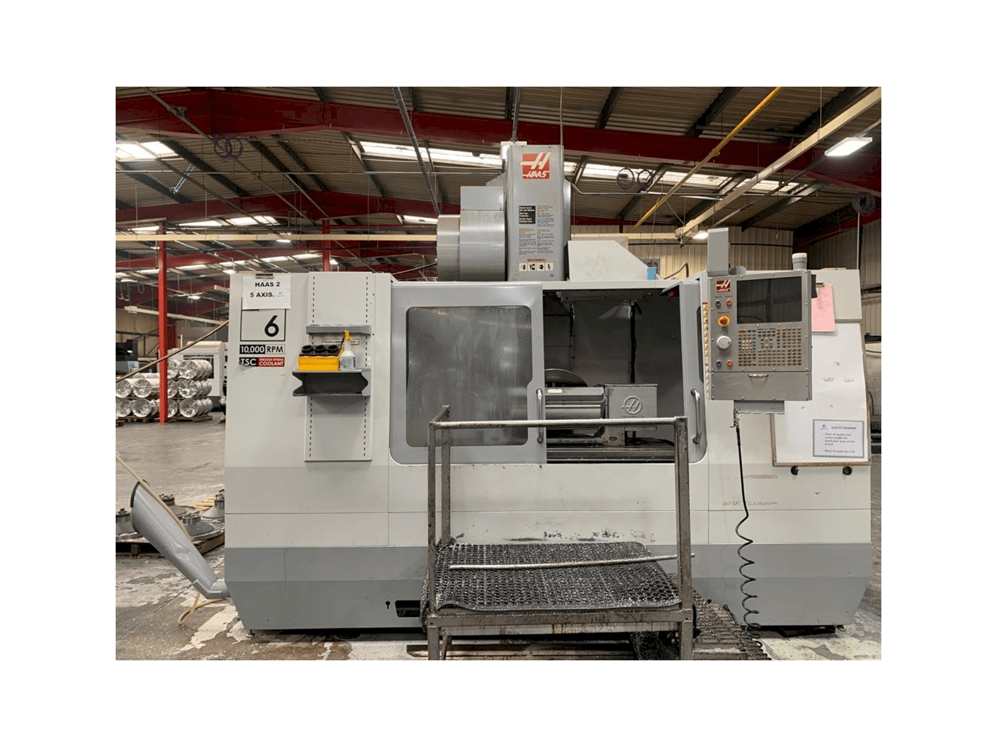 Widok z przodu maszyny HAAS VF-6/40