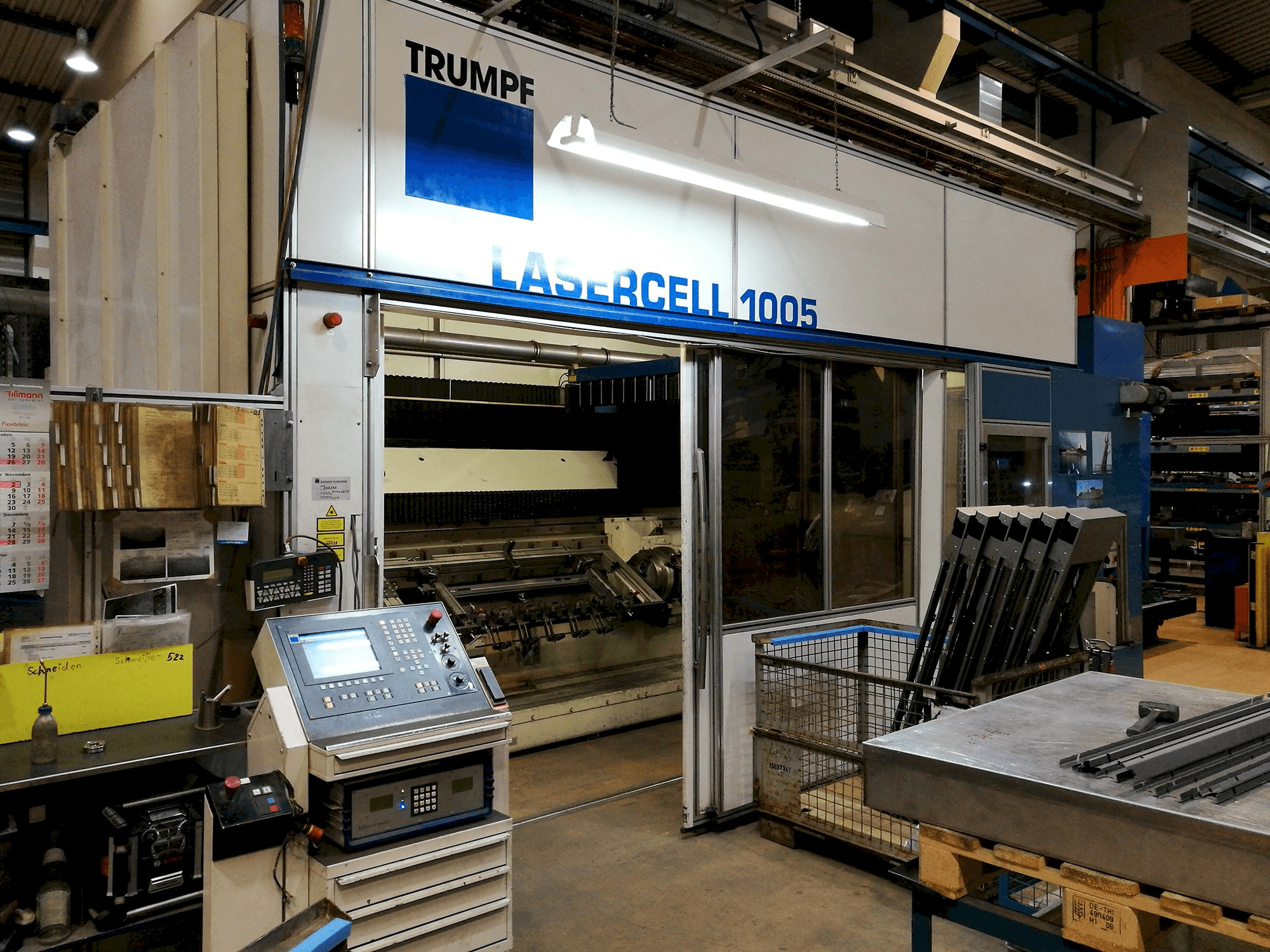 Widok z lewej maszyny Trumpf Lasercell TLC 1005