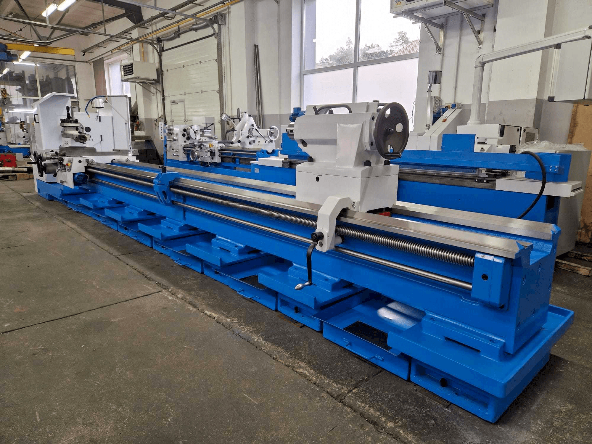 Widok z przodu maszyny Poreba TPK 90 x 6000