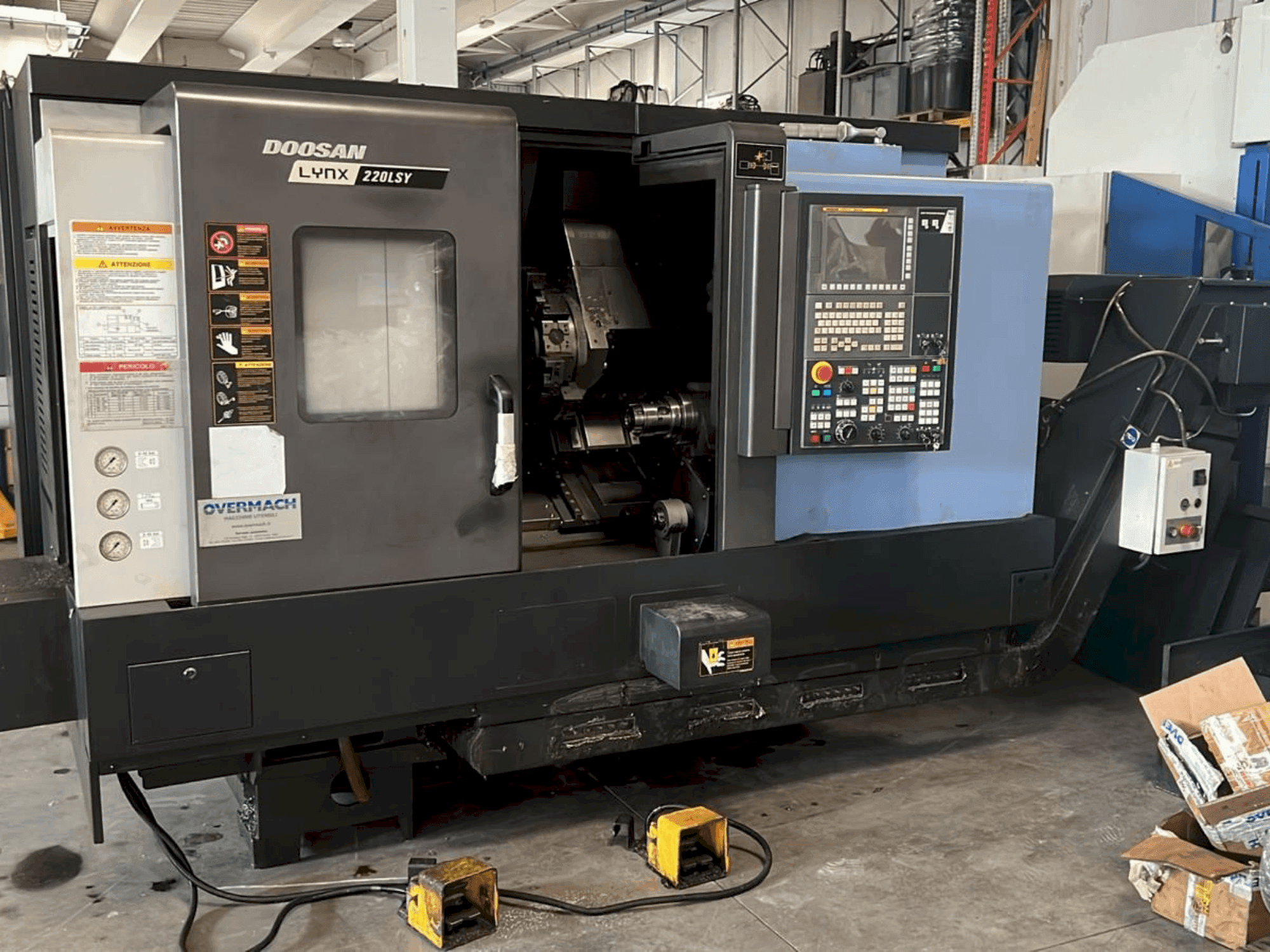 Widok z przodu maszyny DOOSAN DOOSAN LYNX 220LSY