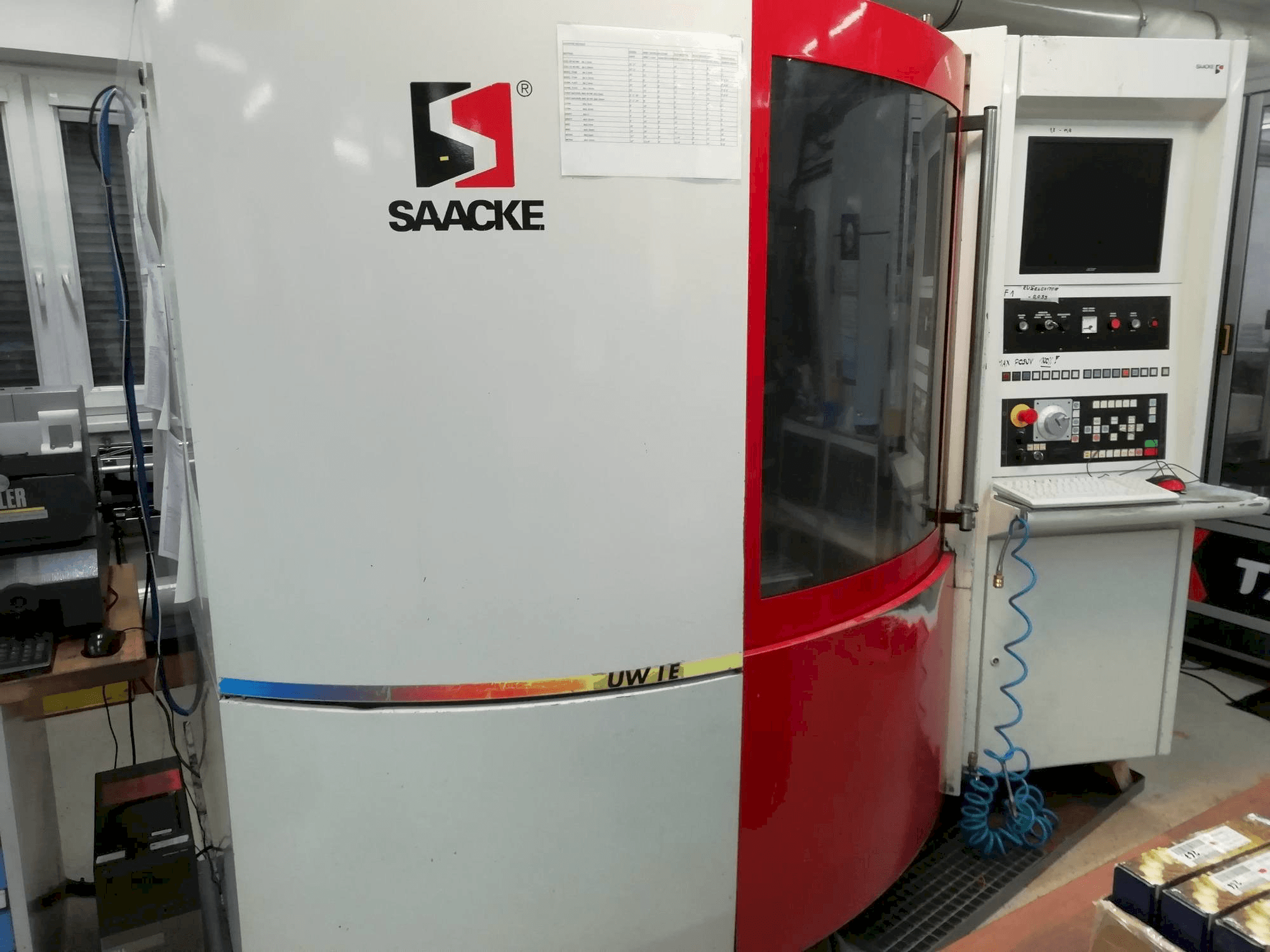 Widok z przodu maszyny SAACKE UWIE 208485
