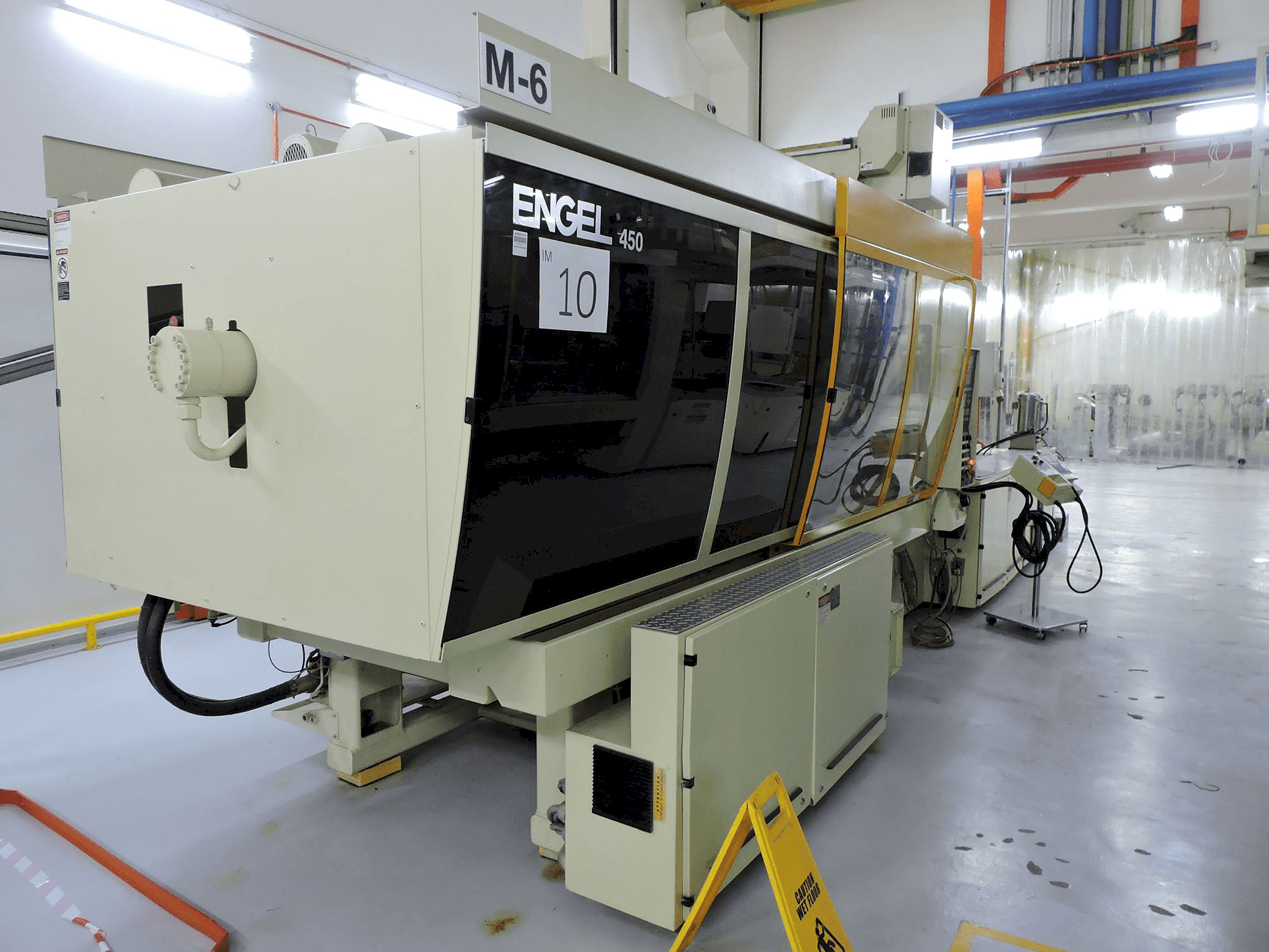 Widok z lewej maszyny ENGEL ES 1300/450