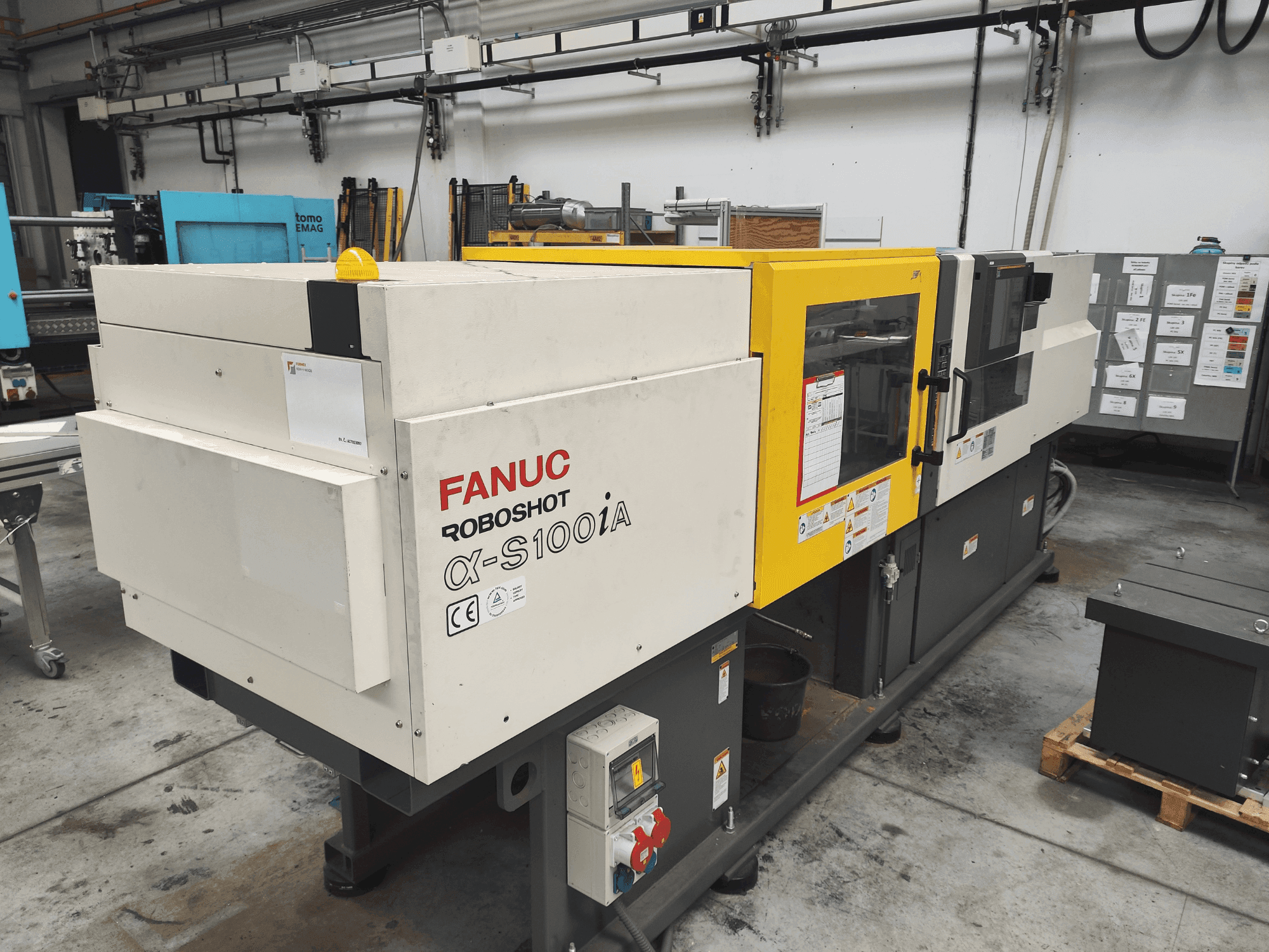 Widok z przodu maszyny FANUC α-S100A