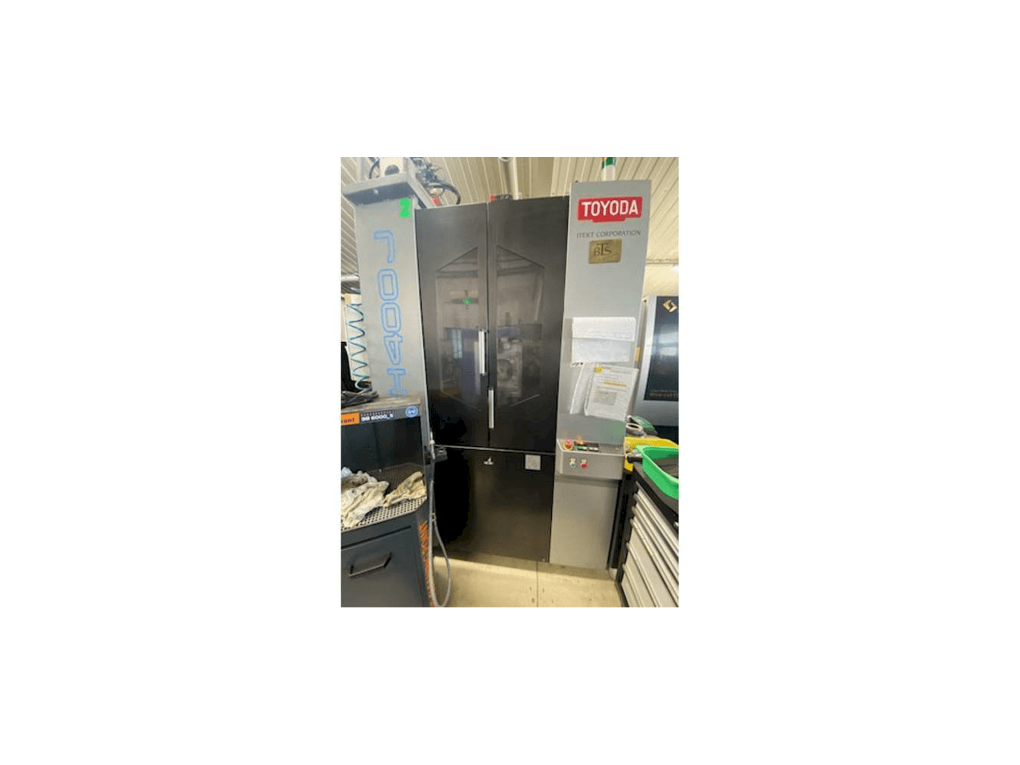 Widok z przodu maszyny TOYODA FH400J