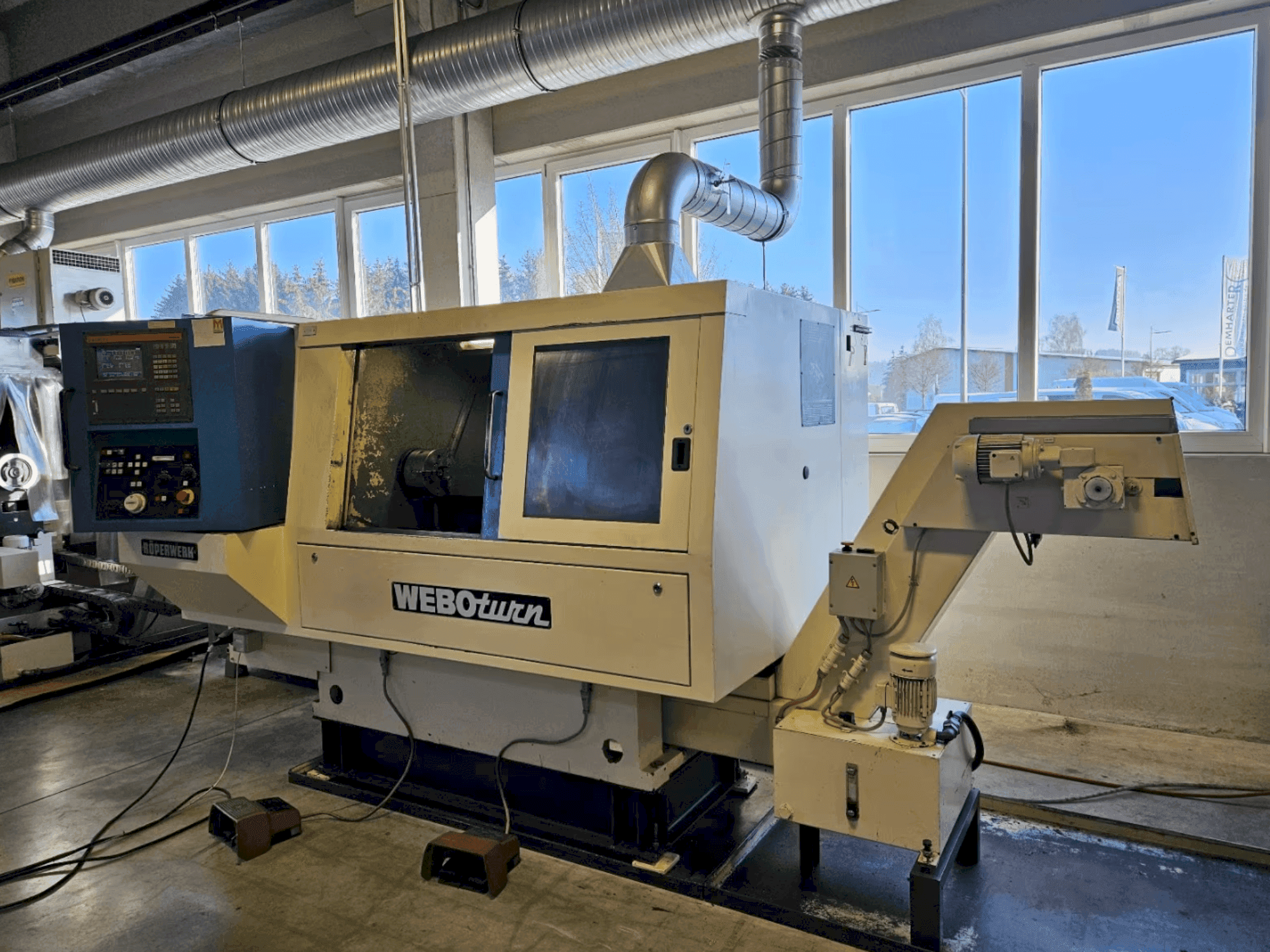Widok z przodu maszyny ROEPERWERK WEBOturn