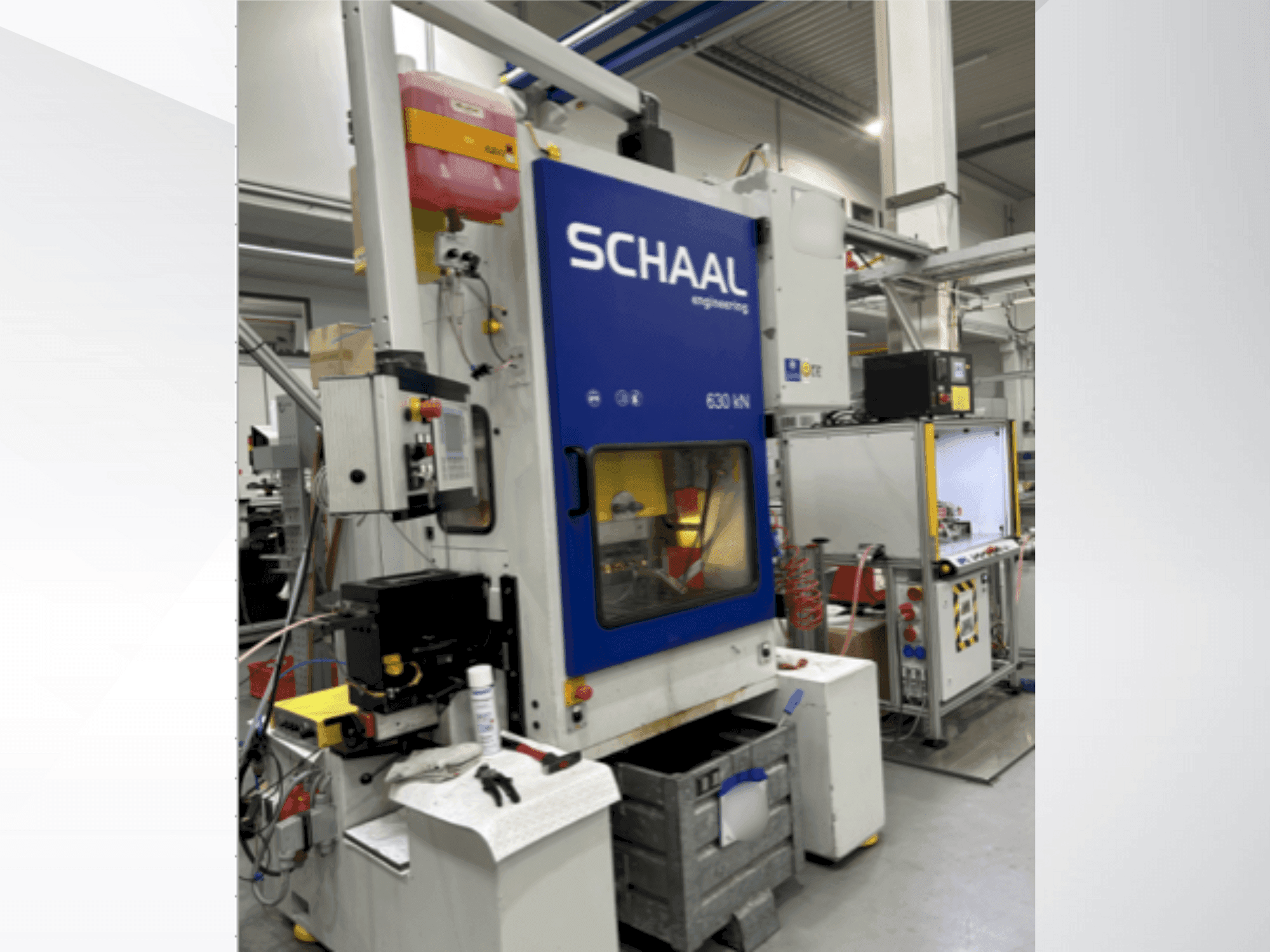 Widok z przodu maszyny SCHAAL SEP63N
