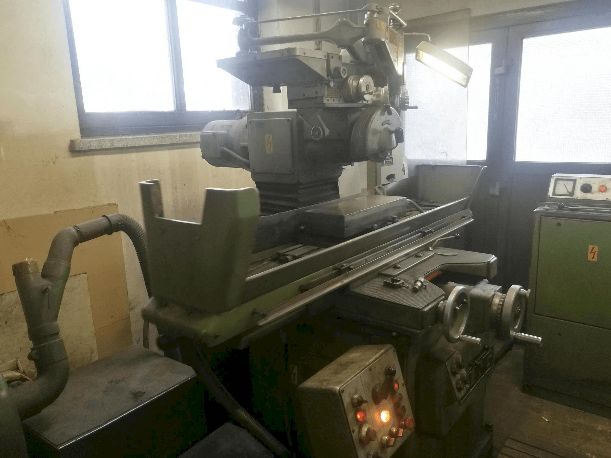 Widok z przodu maszyny JUNG HF 50 RD