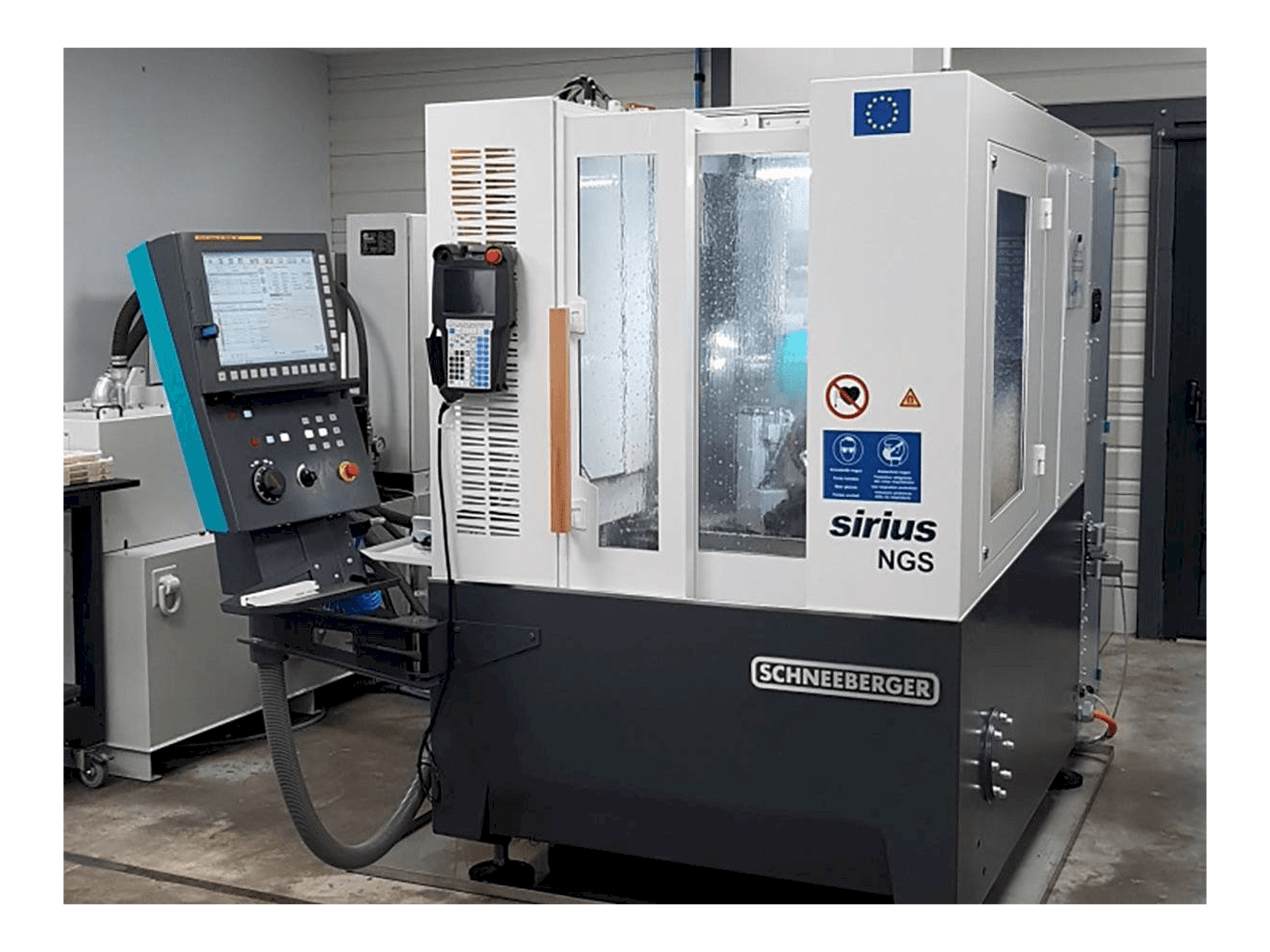 Widok z przodu maszyny Schneeberger SIRIUS NGS