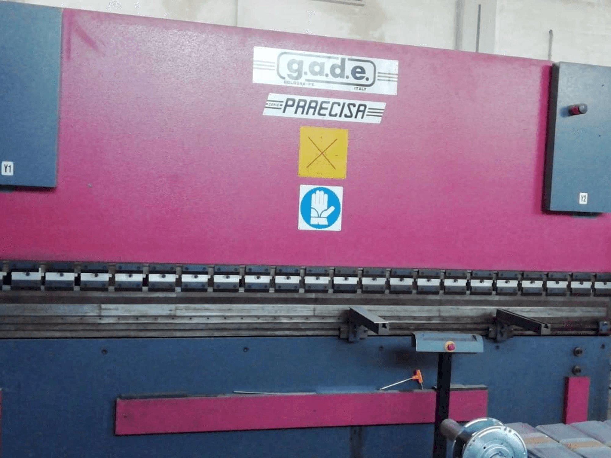 Widok z przodu maszyny Gade PS-C 4120