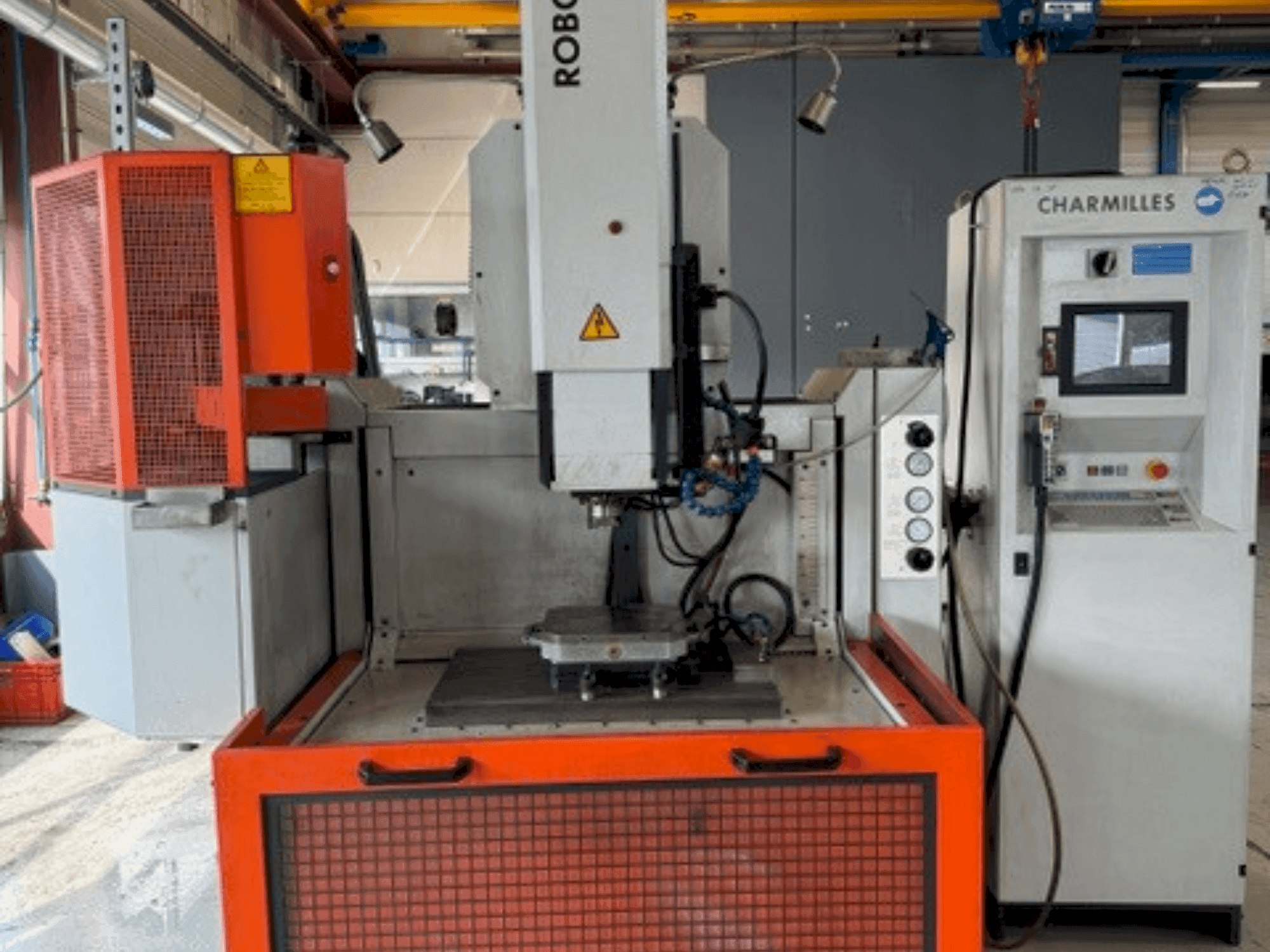 Widok z przodu maszyny CHARMILLES ROBOFORM 55P