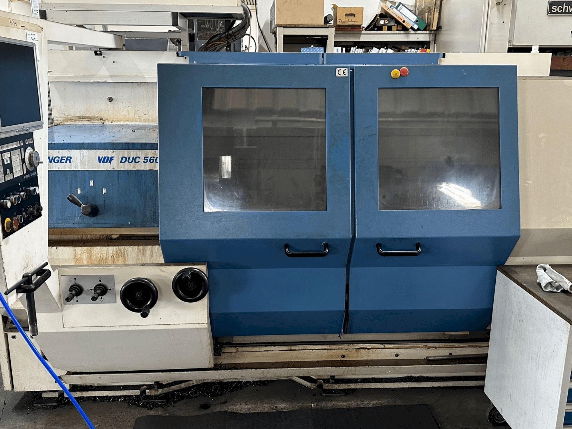 Widok z przodu maszyny BOEHRINGER DUC 560