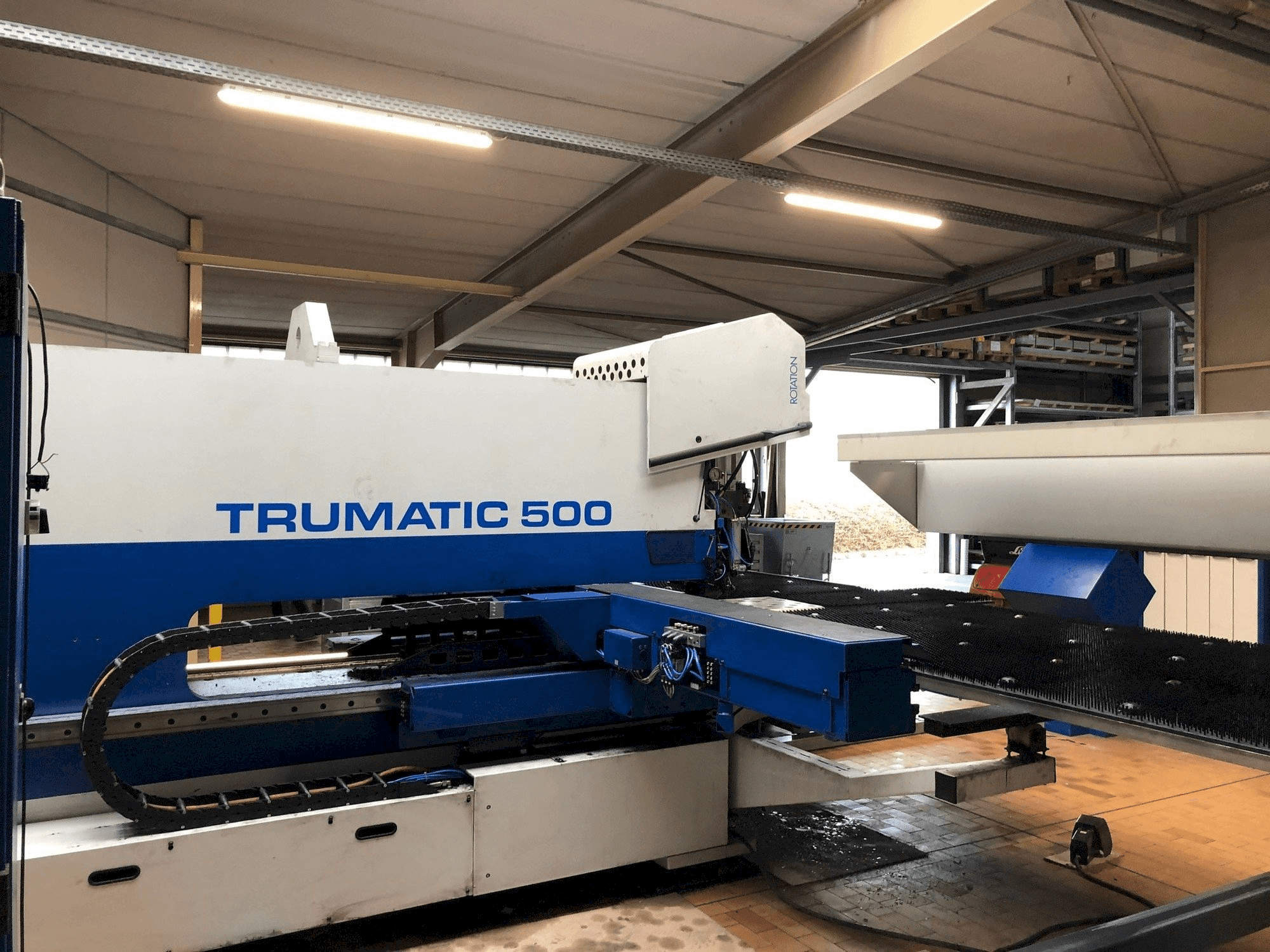 Widok z przodu maszyny Trumpf Trumatic 500