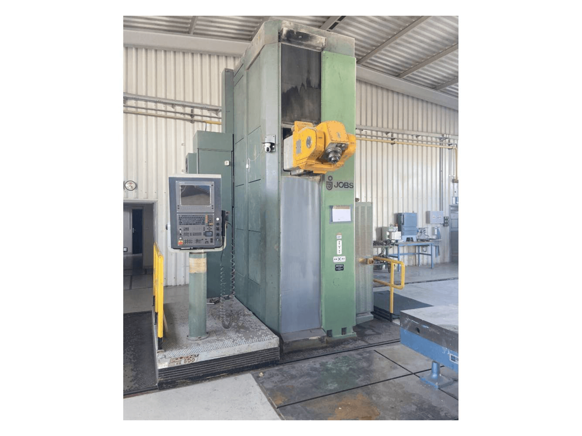 Widok z przodu maszyny JOBS Jomach 16