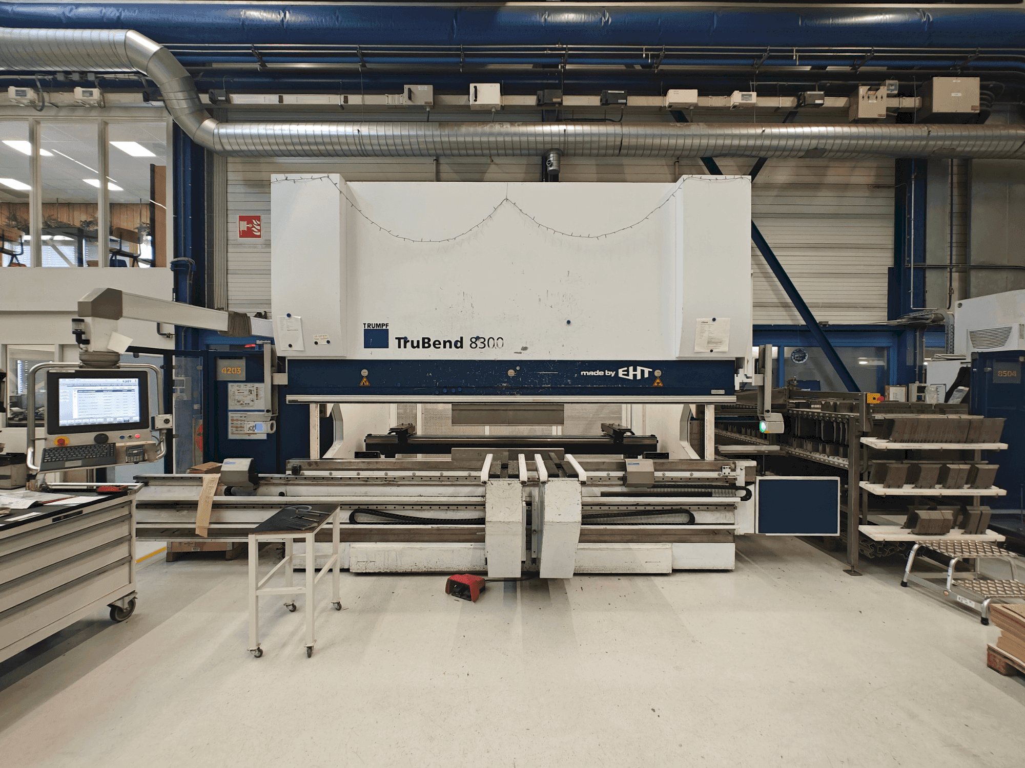 Widok z przodu maszyny EHT TruBend 8300-40