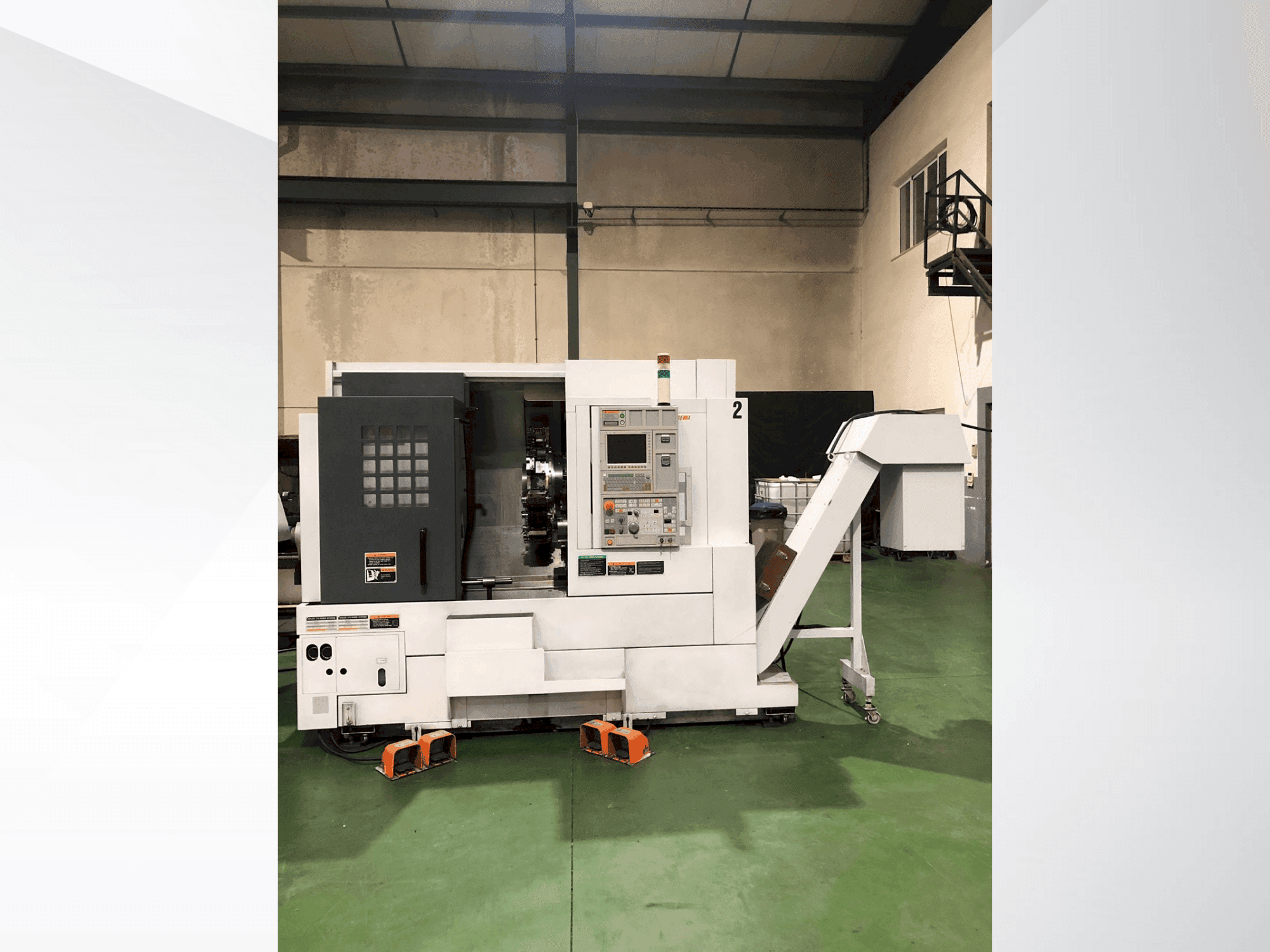 Widok z przodu maszyny MORI SEIKI NL2000SY