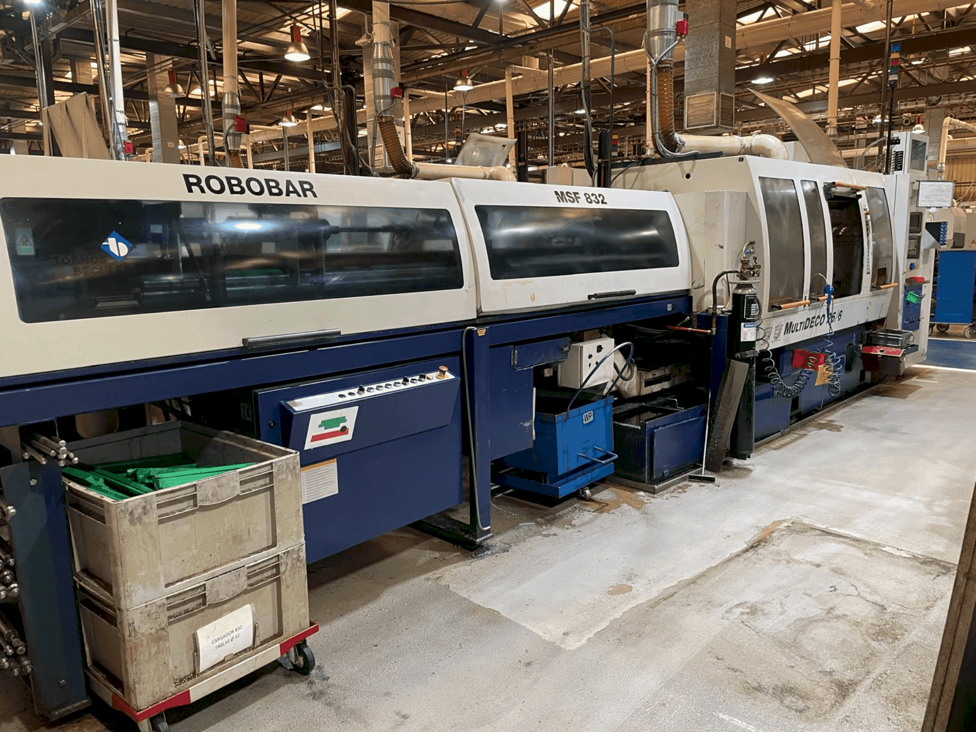 Widok z przodu maszyny Tornos-Bechler MultiDeco 26-6