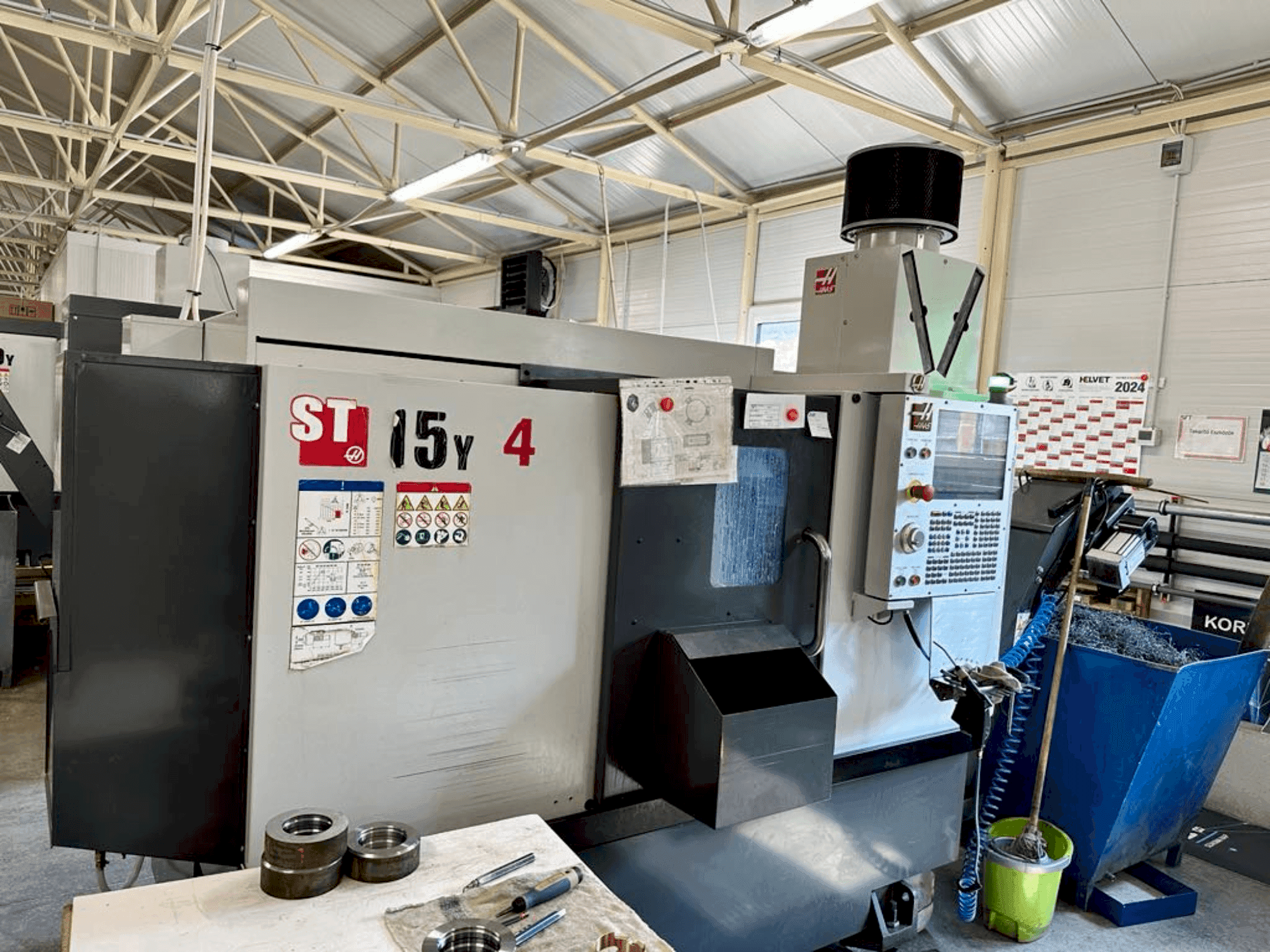 Widok z przodu maszyny HAAS ST-15Y