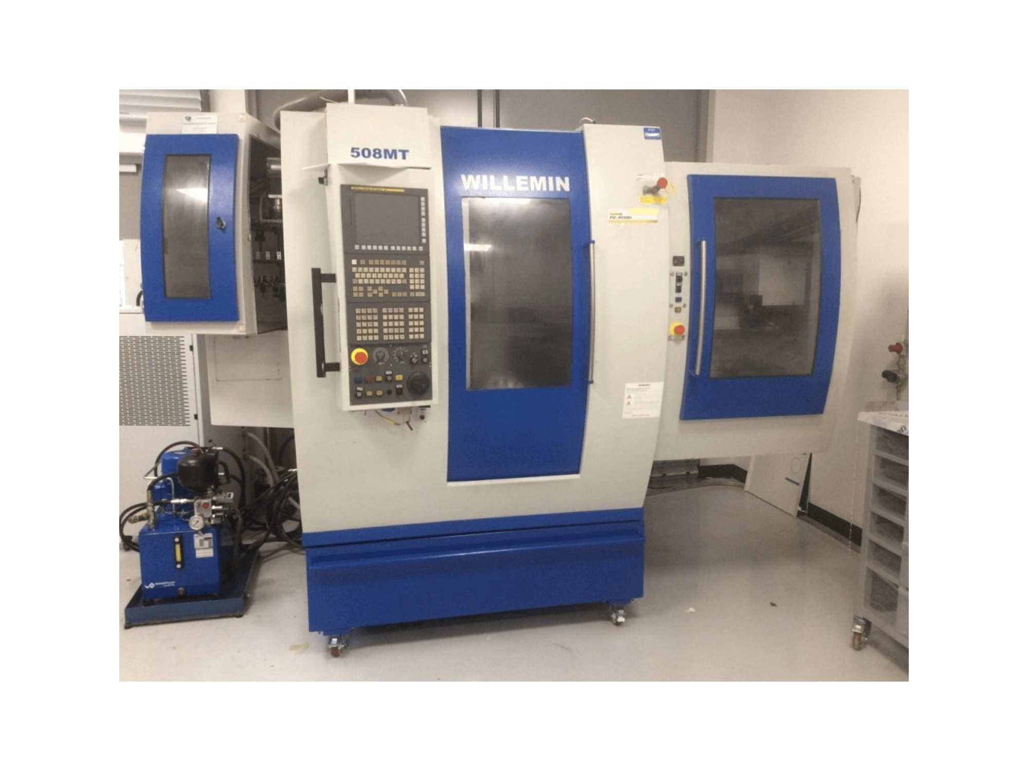 Widok z przodu maszyny Willemin W 508MT