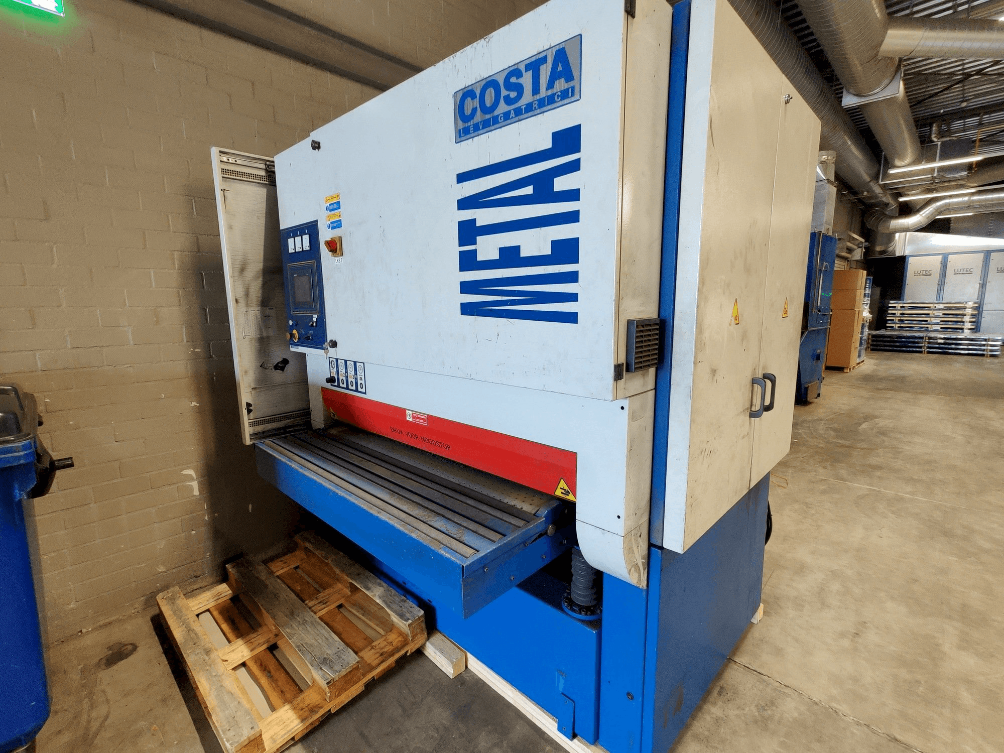 Widok z przodu maszyny Costa MD5 CVV 1350