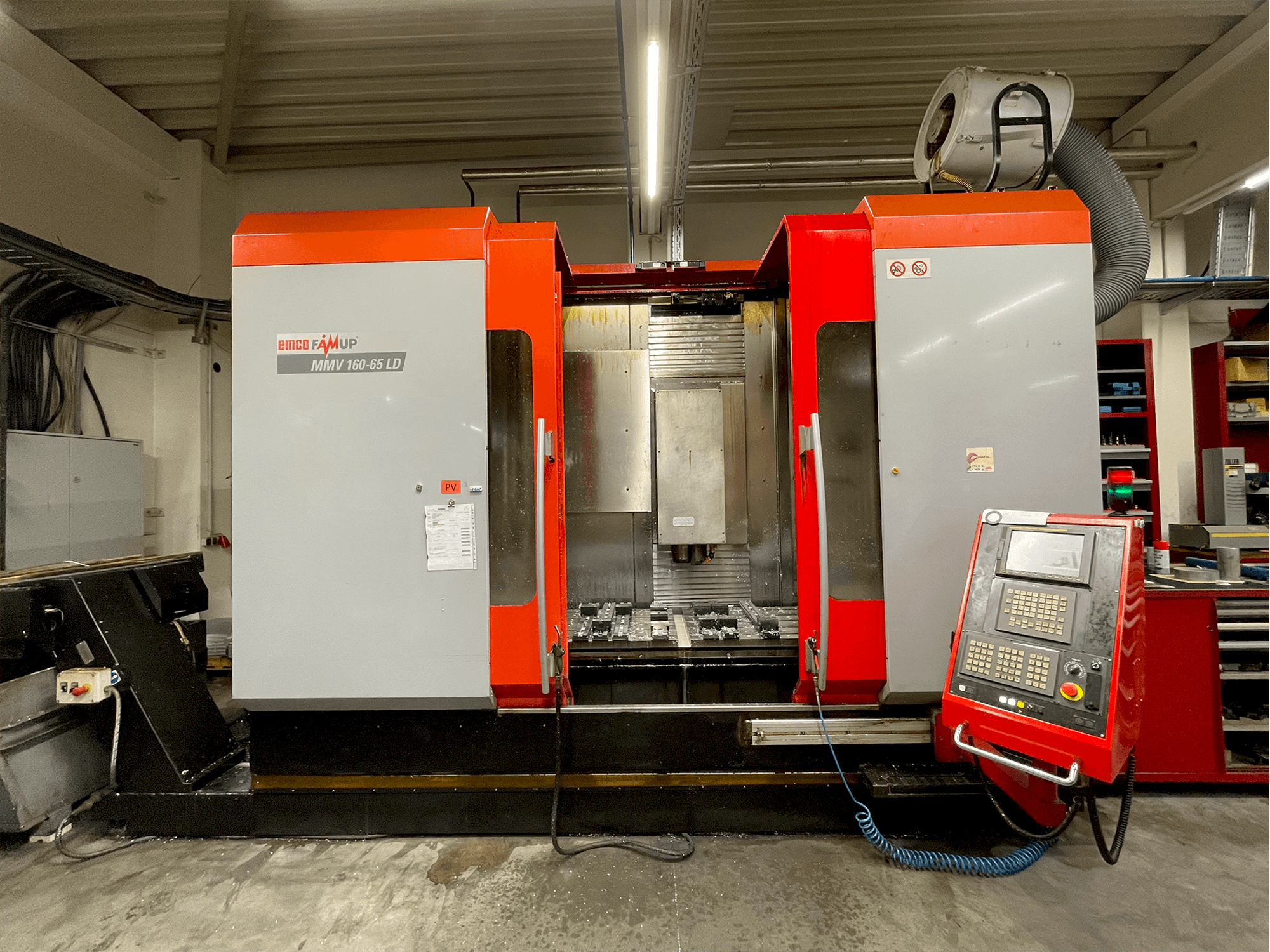 Widok z przodu maszyny EMCO Famup MMV-160-65LD